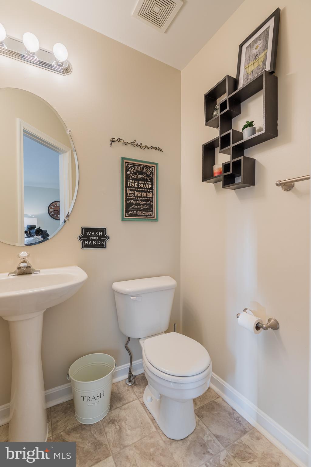 CONSTANT FRIENDSHIP - Residential