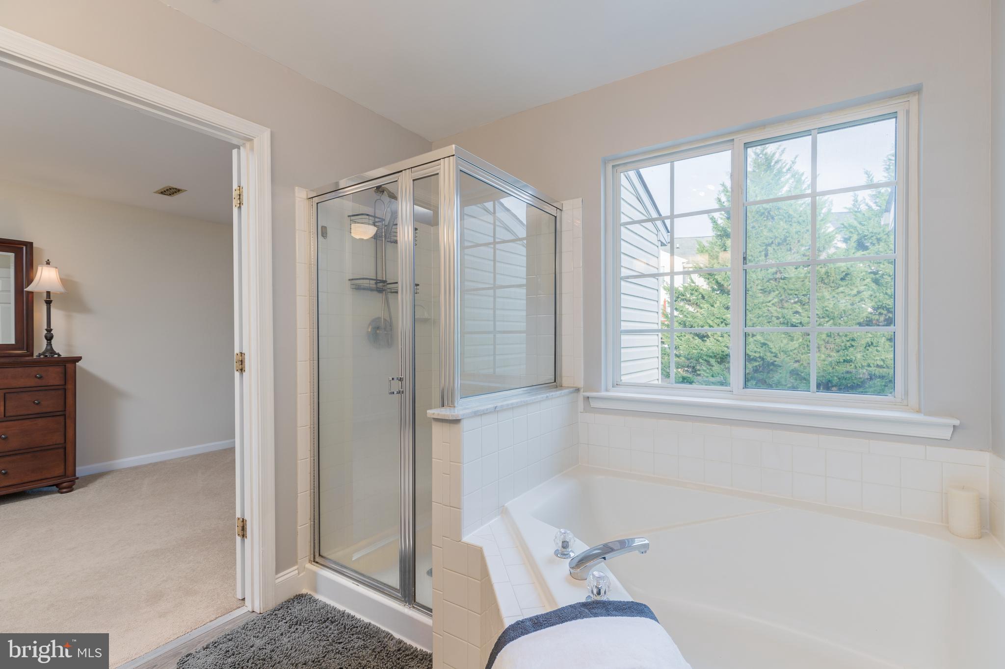 CONSTANT FRIENDSHIP - Residential