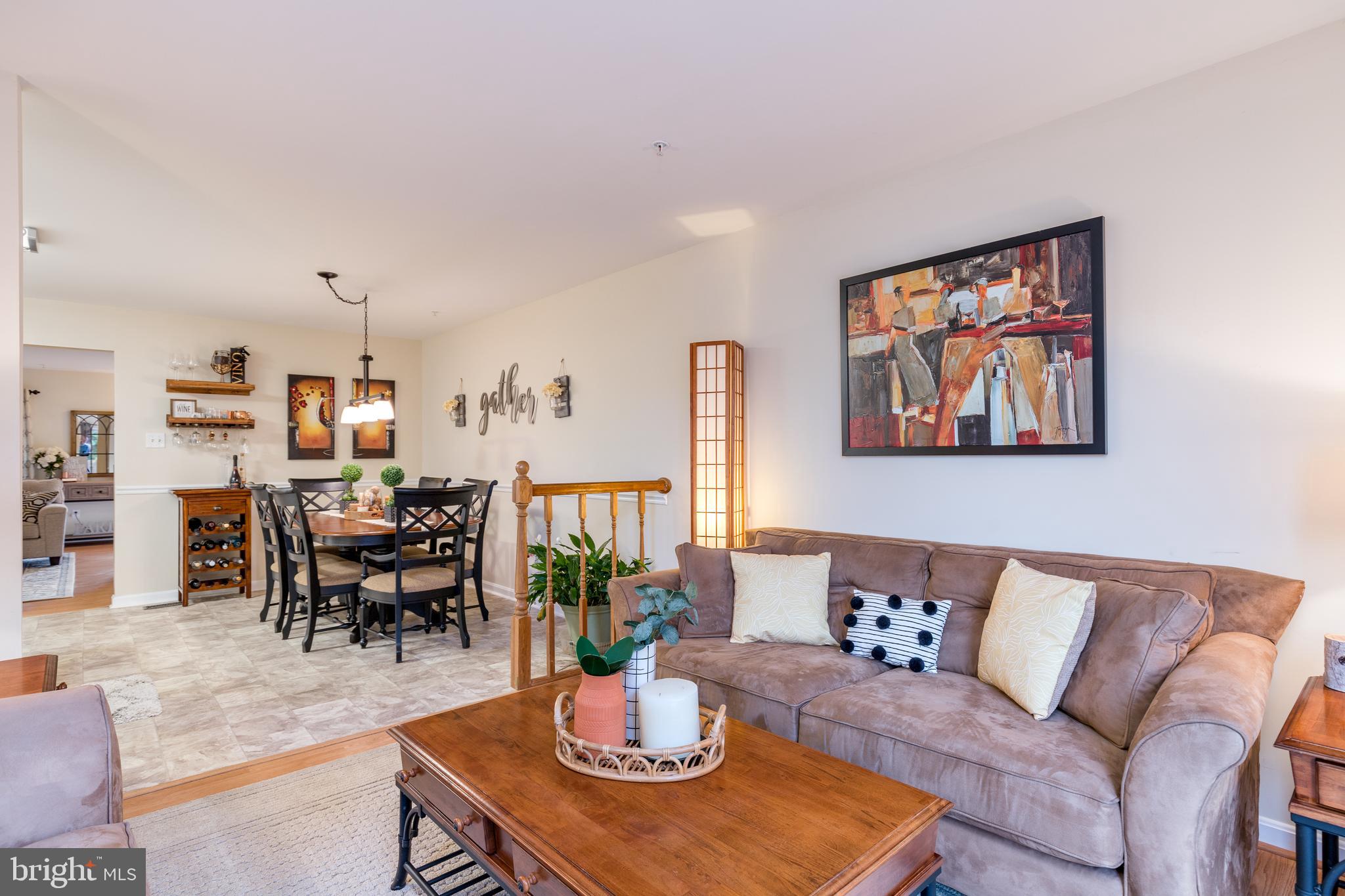 CONSTANT FRIENDSHIP - Residential