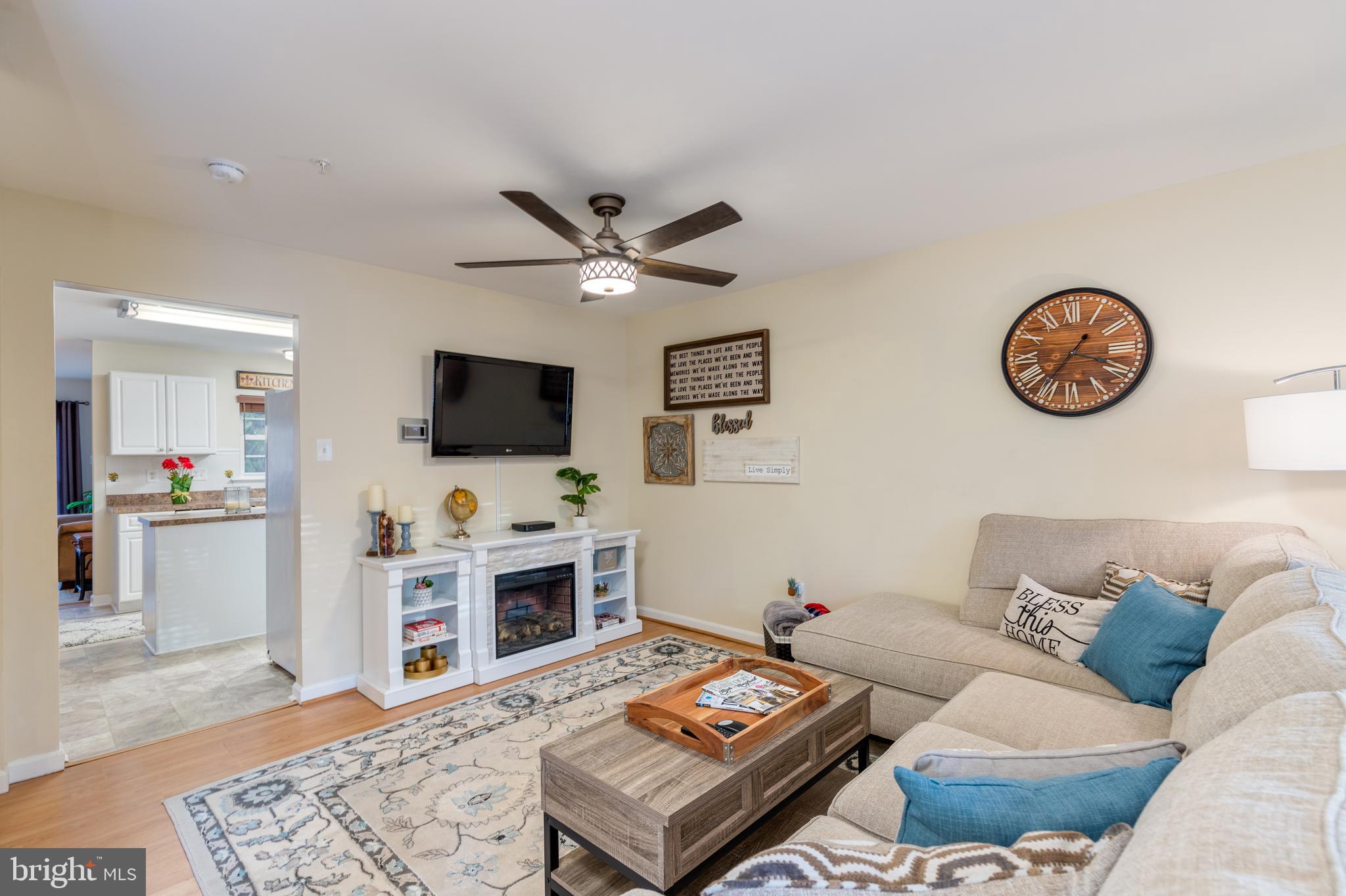 CONSTANT FRIENDSHIP - Residential