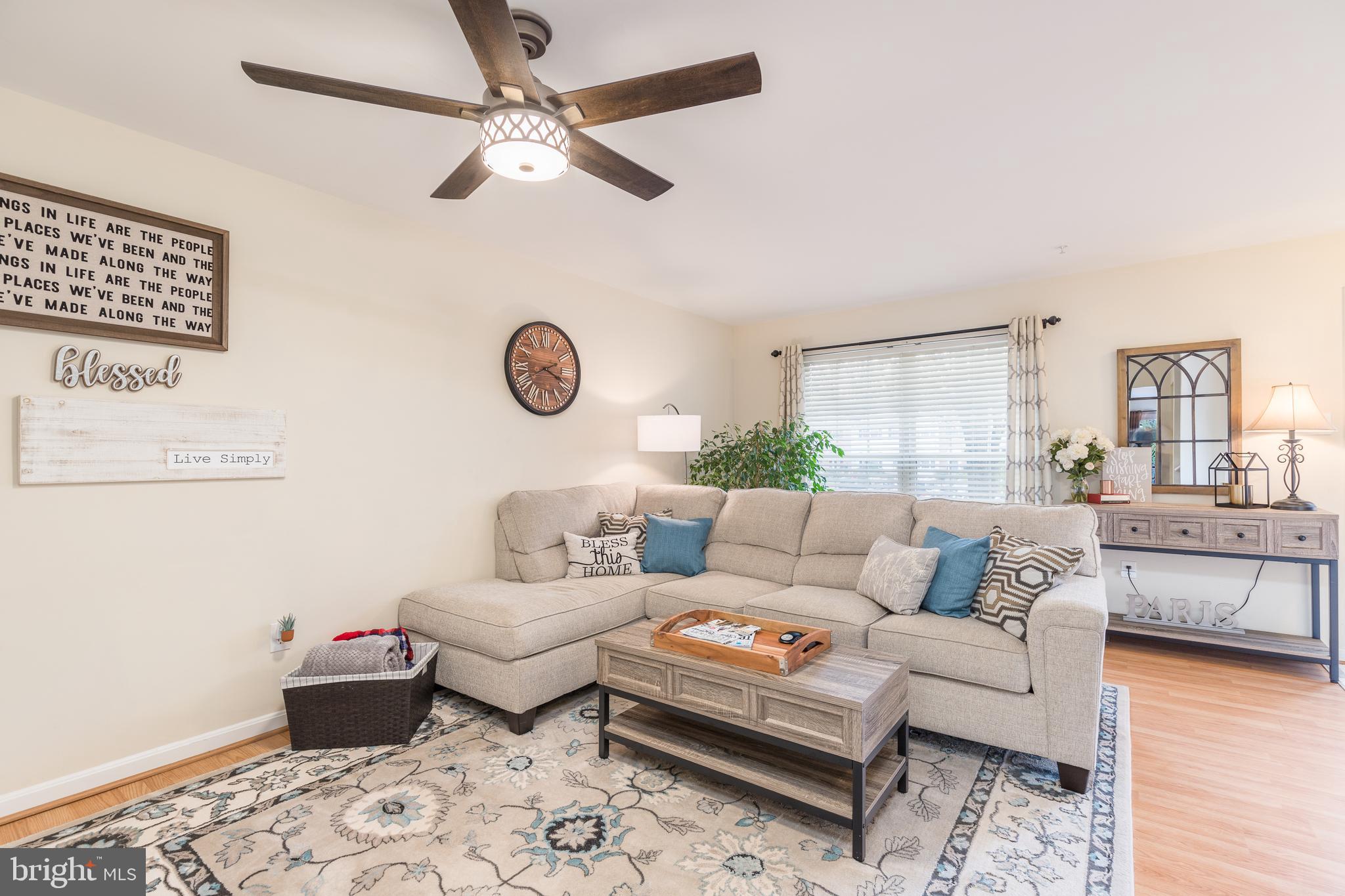 CONSTANT FRIENDSHIP - Residential