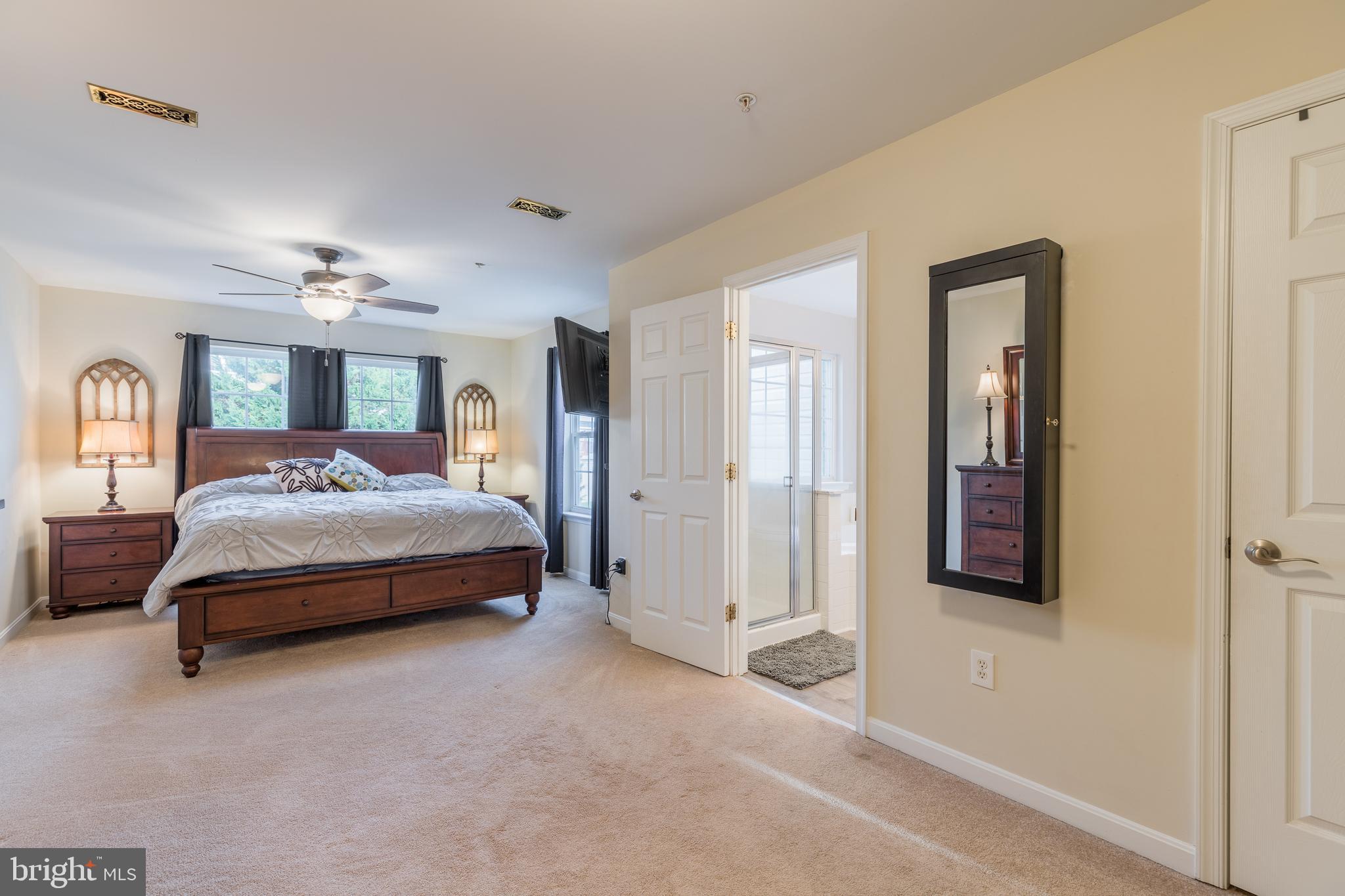 CONSTANT FRIENDSHIP - Residential