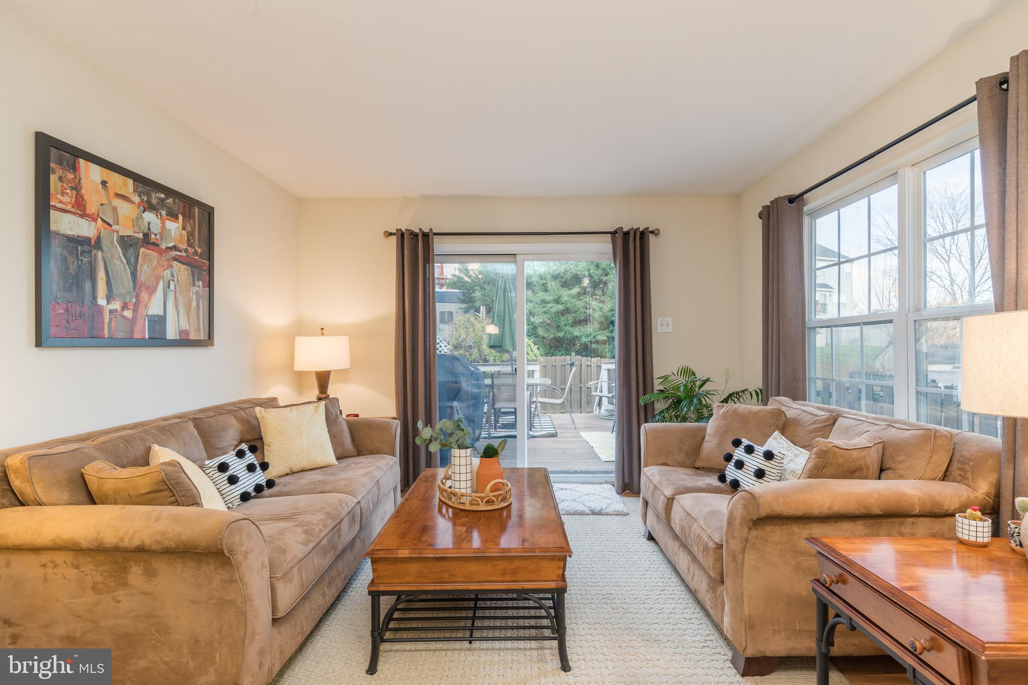 CONSTANT FRIENDSHIP - Residential