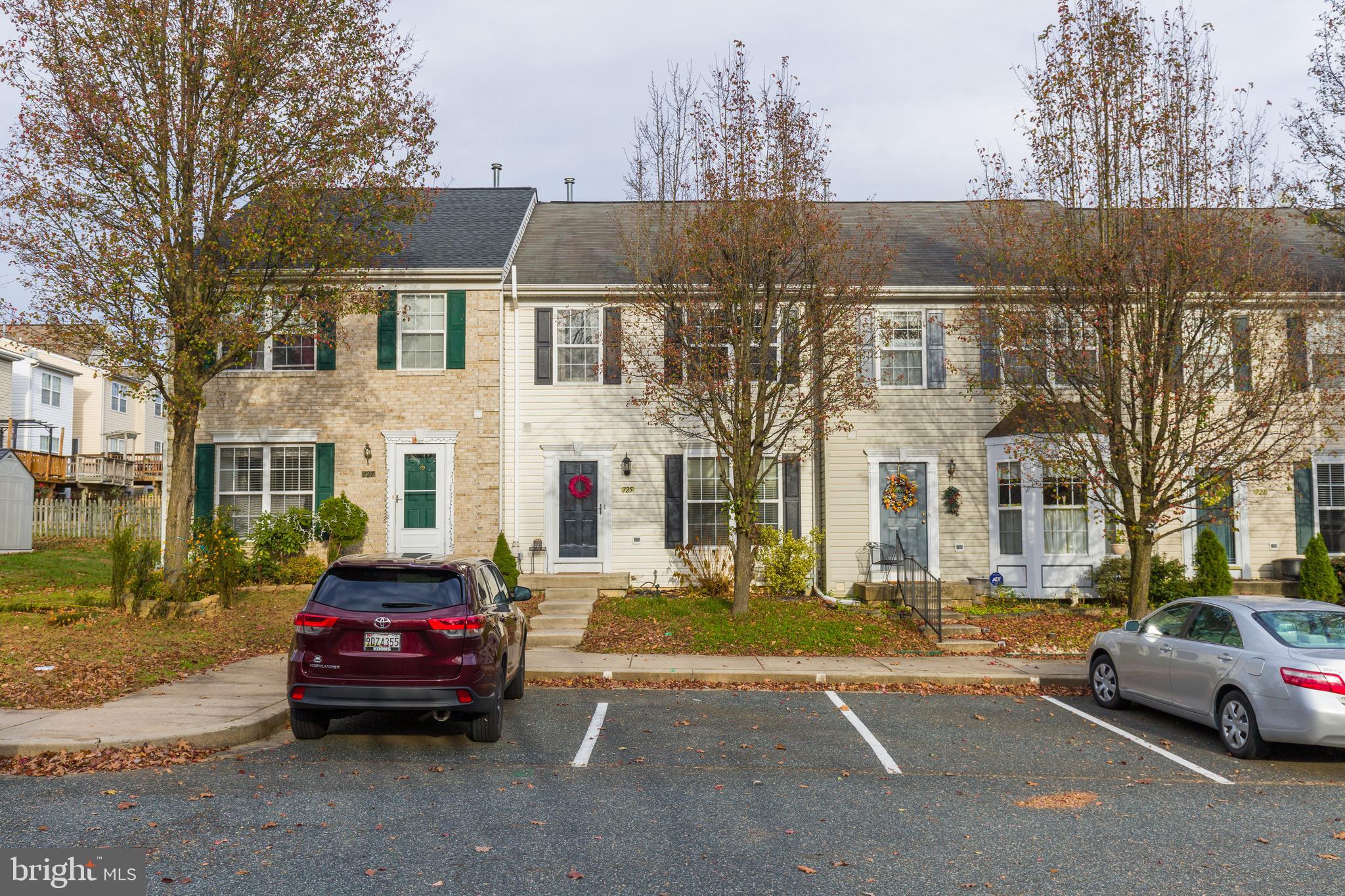 CONSTANT FRIENDSHIP - Residential