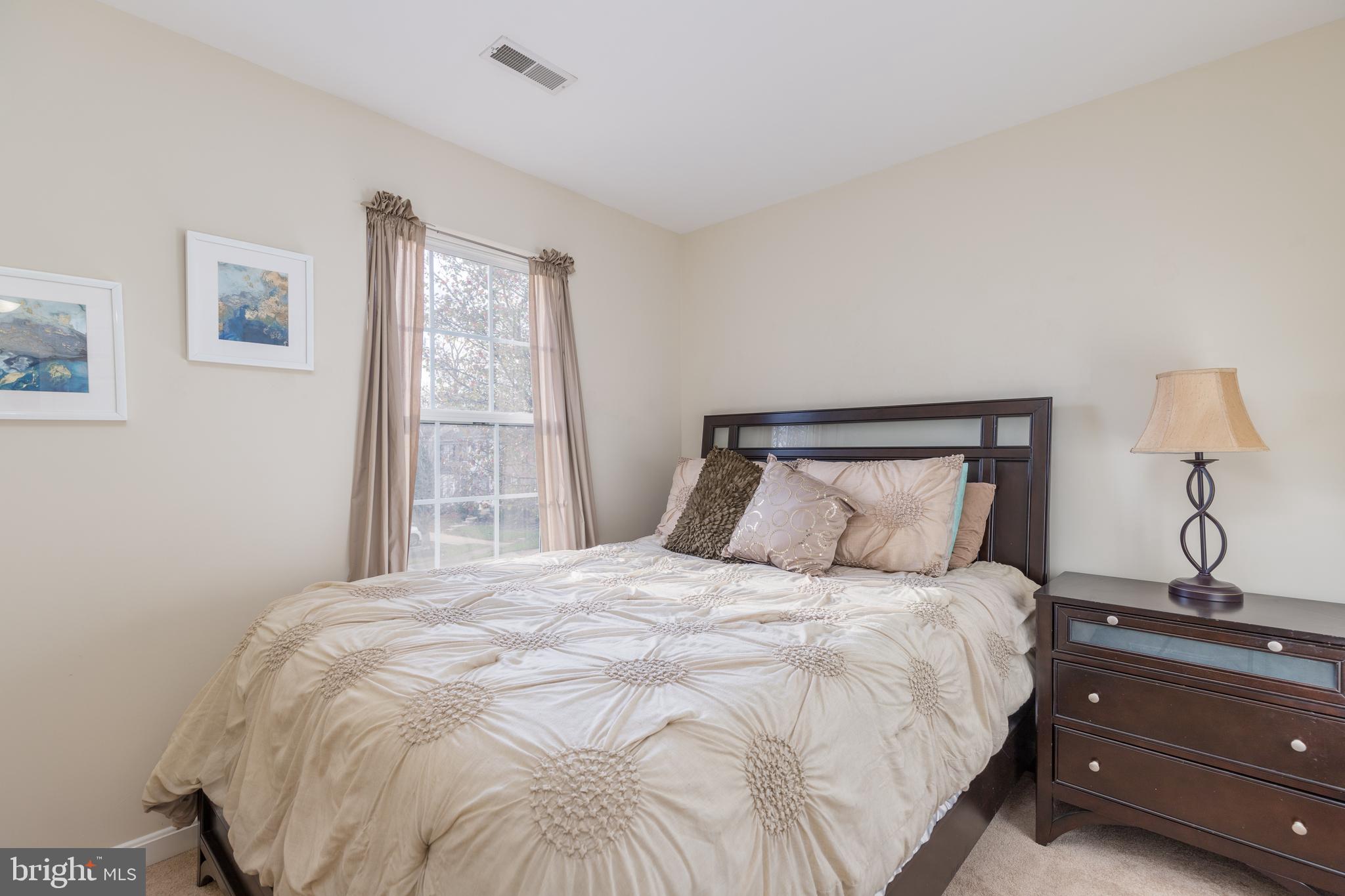 CONSTANT FRIENDSHIP - Residential