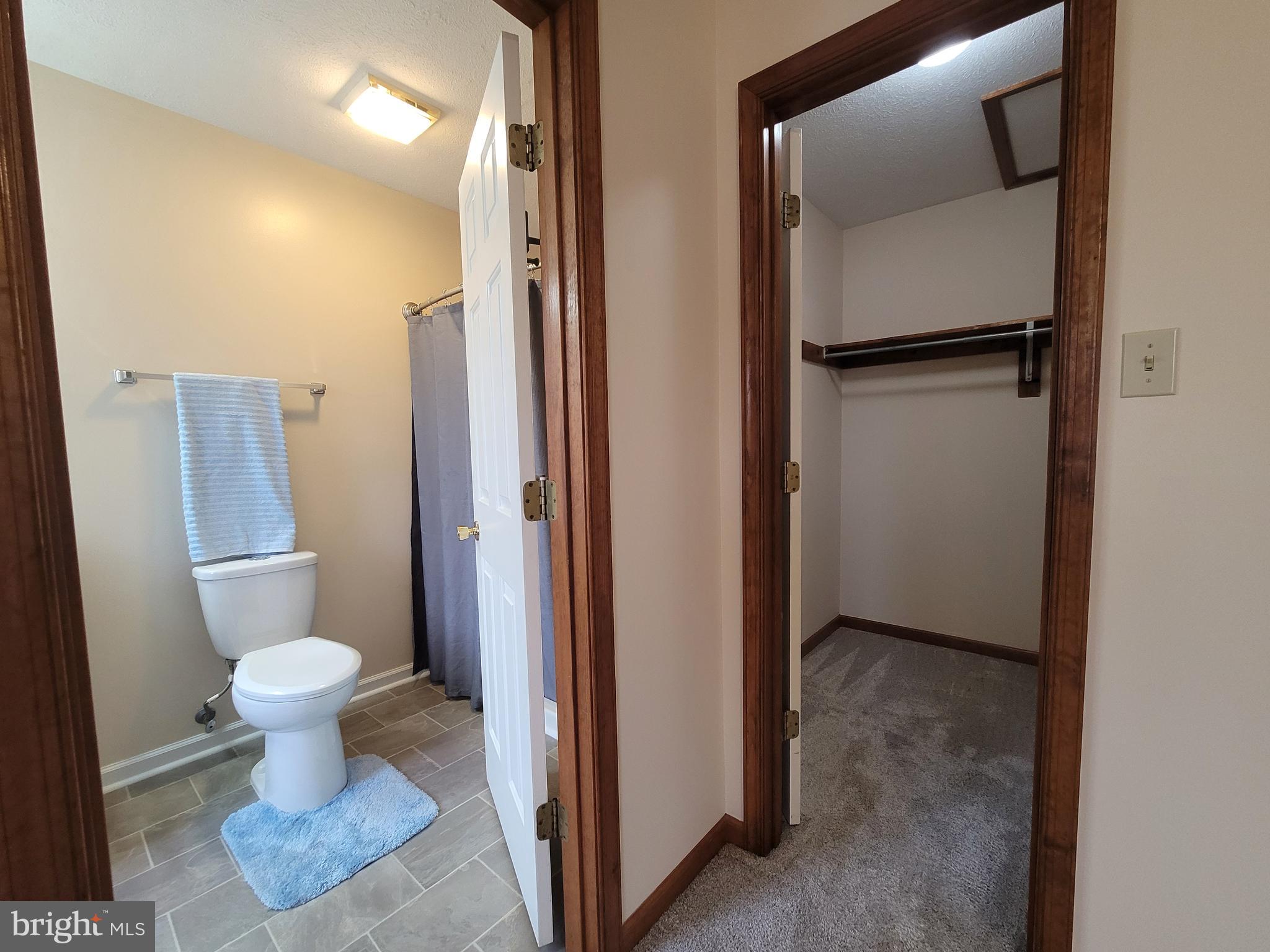 HUNTINGTON MEADOWS - Residential Lease