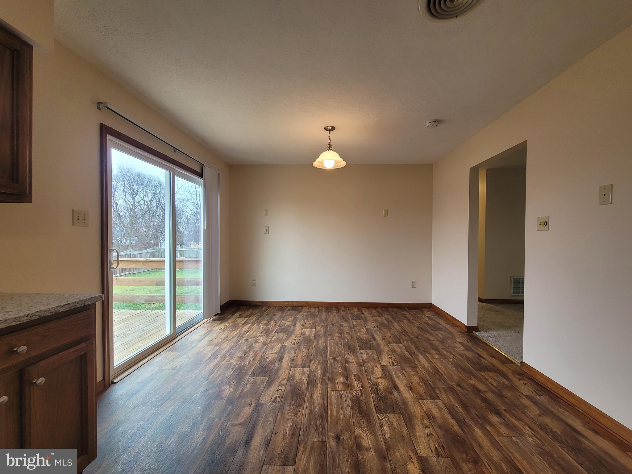 HUNTINGTON MEADOWS - Residential Lease
