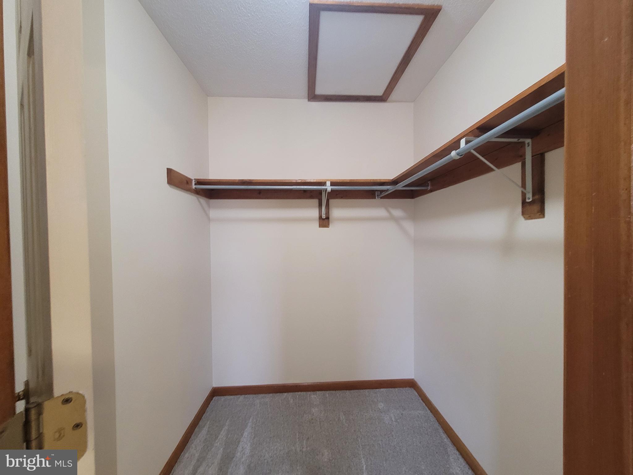 HUNTINGTON MEADOWS - Residential Lease