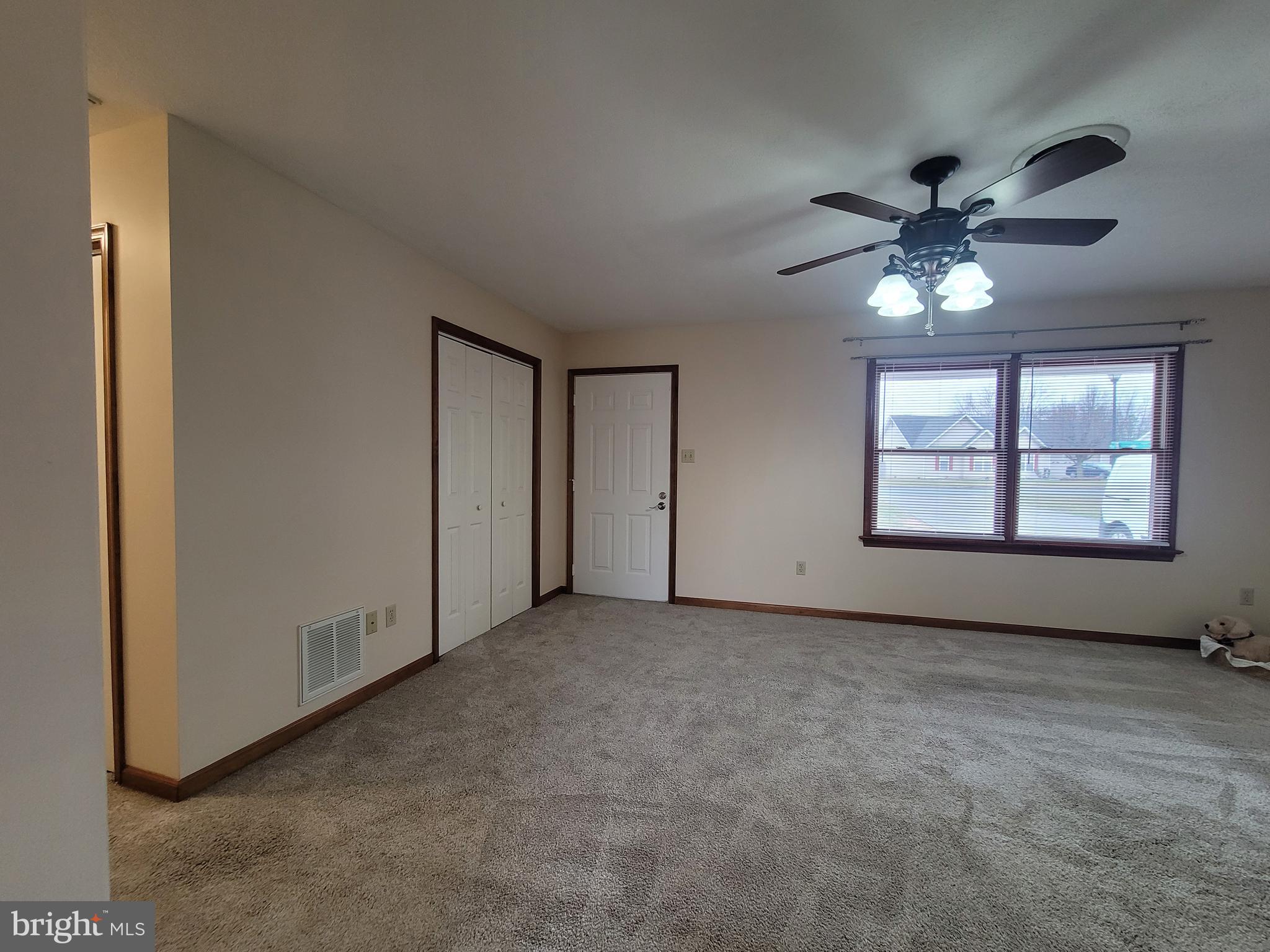 HUNTINGTON MEADOWS - Residential Lease