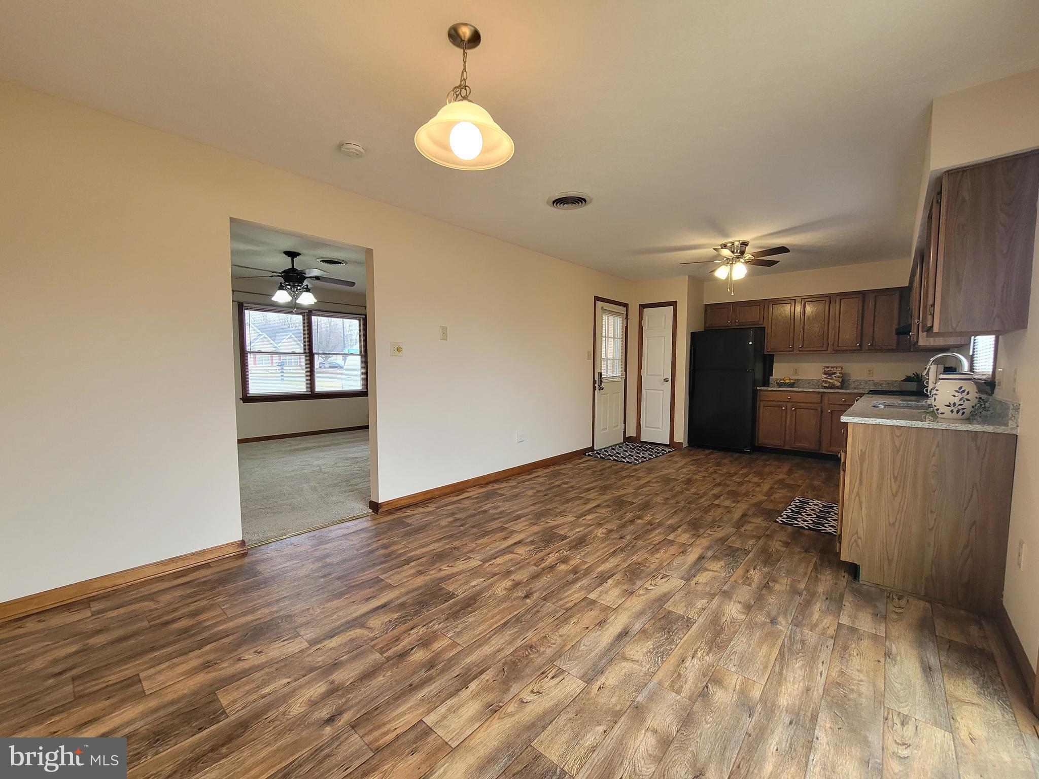 HUNTINGTON MEADOWS - Residential Lease