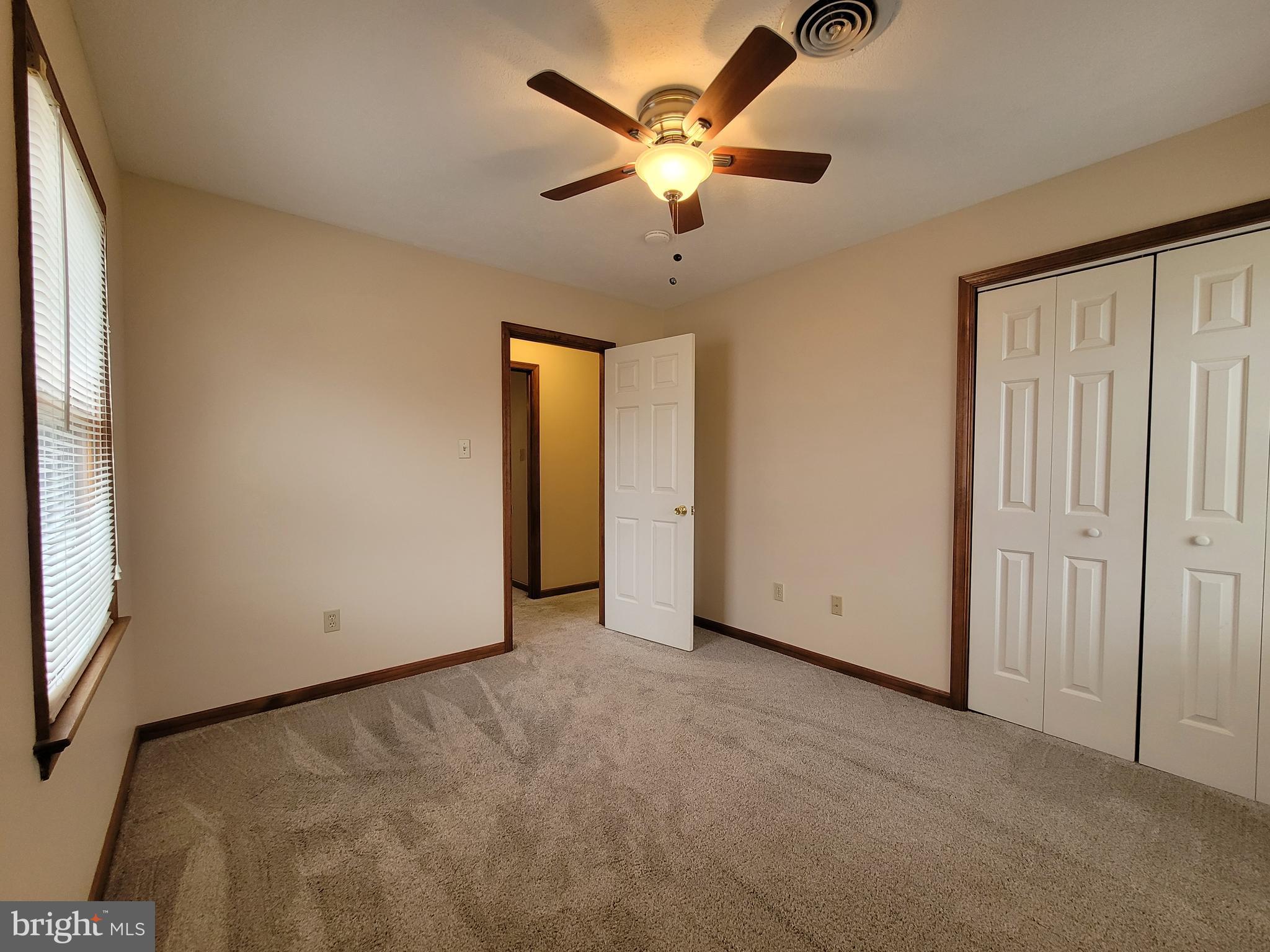 HUNTINGTON MEADOWS - Residential Lease