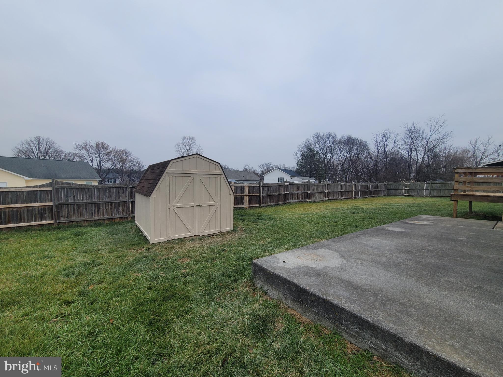 HUNTINGTON MEADOWS - Residential Lease