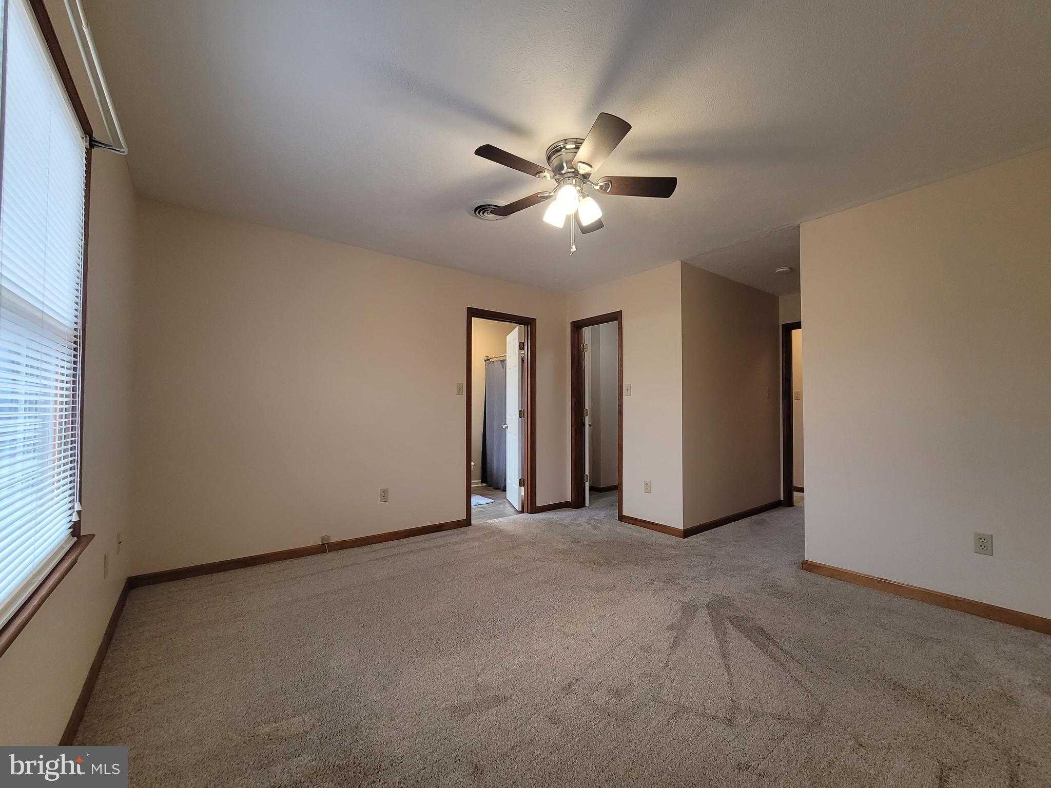 HUNTINGTON MEADOWS - Residential Lease