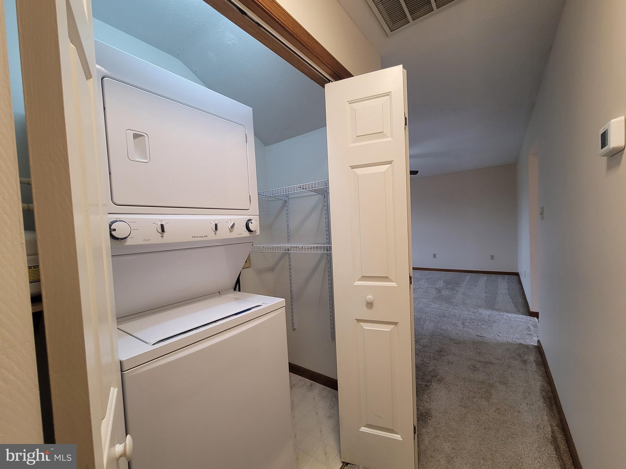 HUNTINGTON MEADOWS - Residential Lease