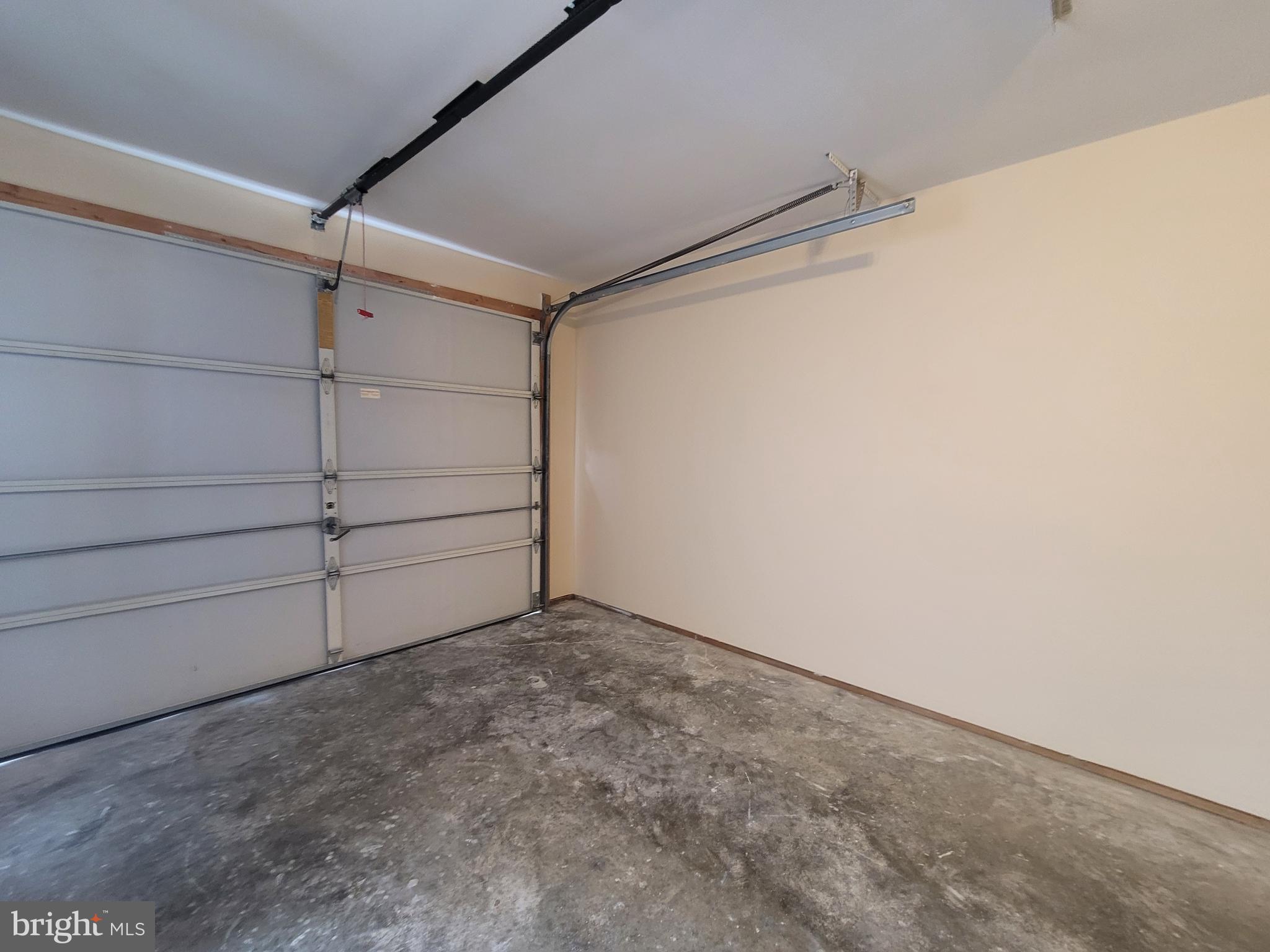 HUNTINGTON MEADOWS - Residential Lease