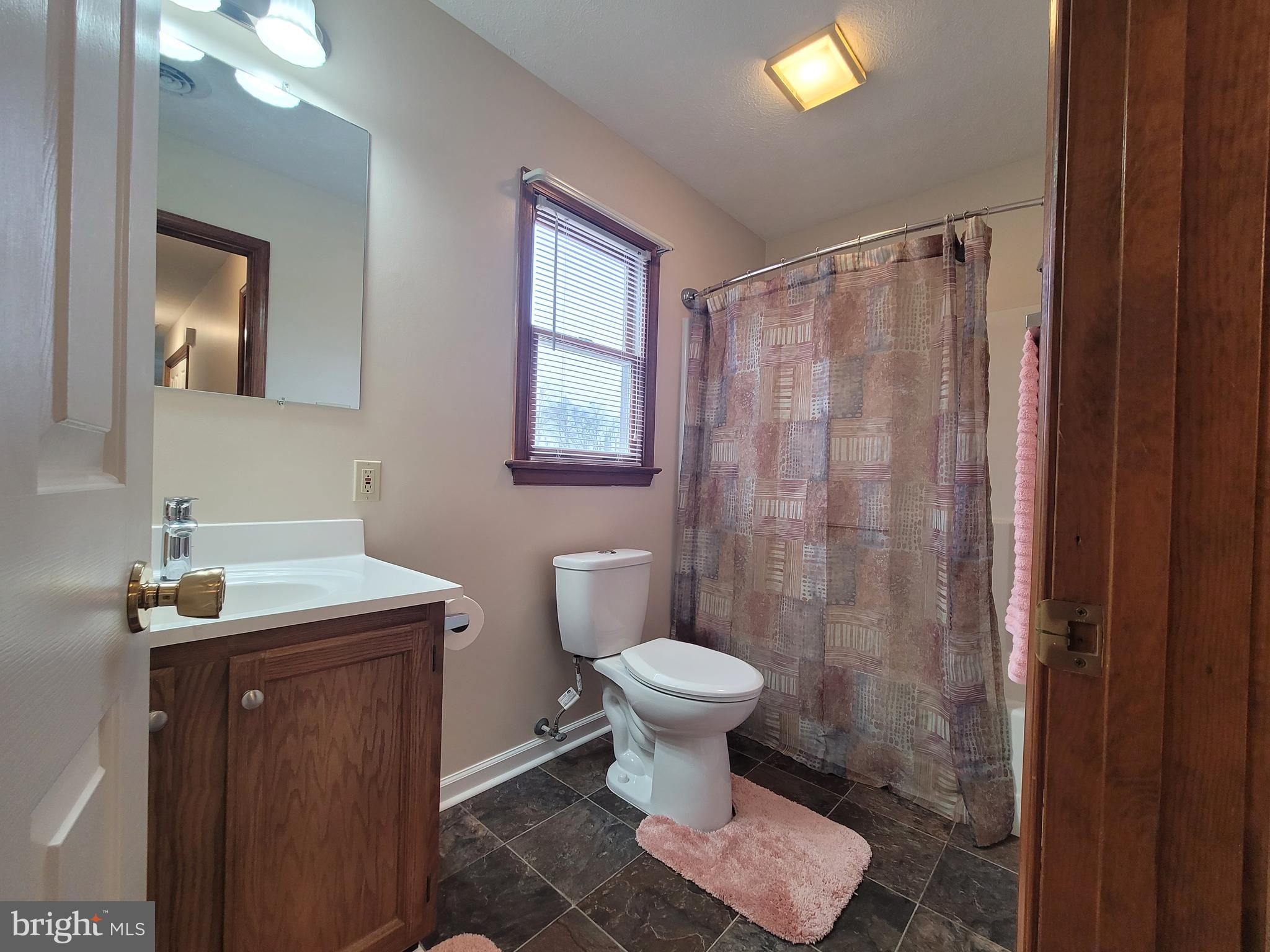 HUNTINGTON MEADOWS - Residential Lease