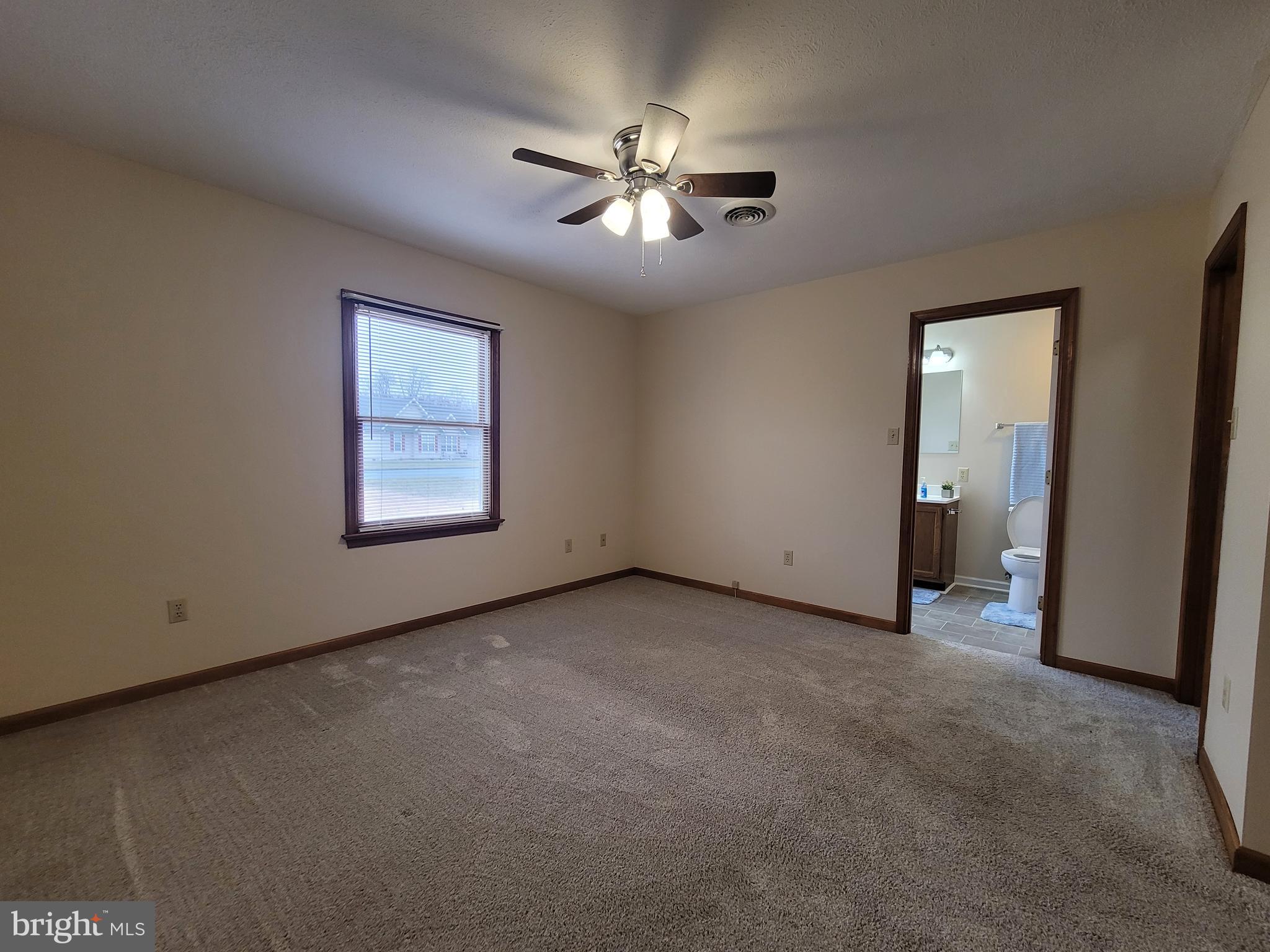 HUNTINGTON MEADOWS - Residential Lease