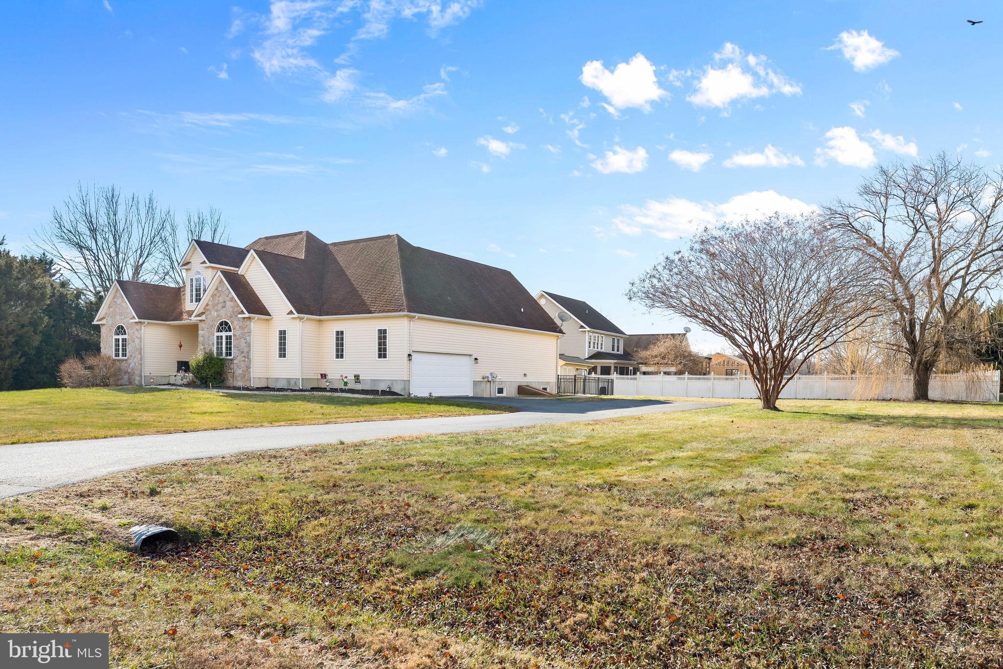 BOHEMIA ESTATES - Residential