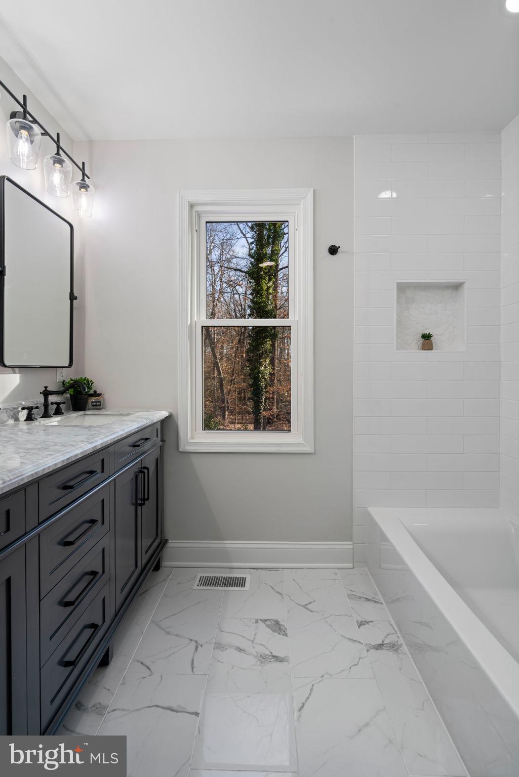 OAK HILL EST SUB - Residential