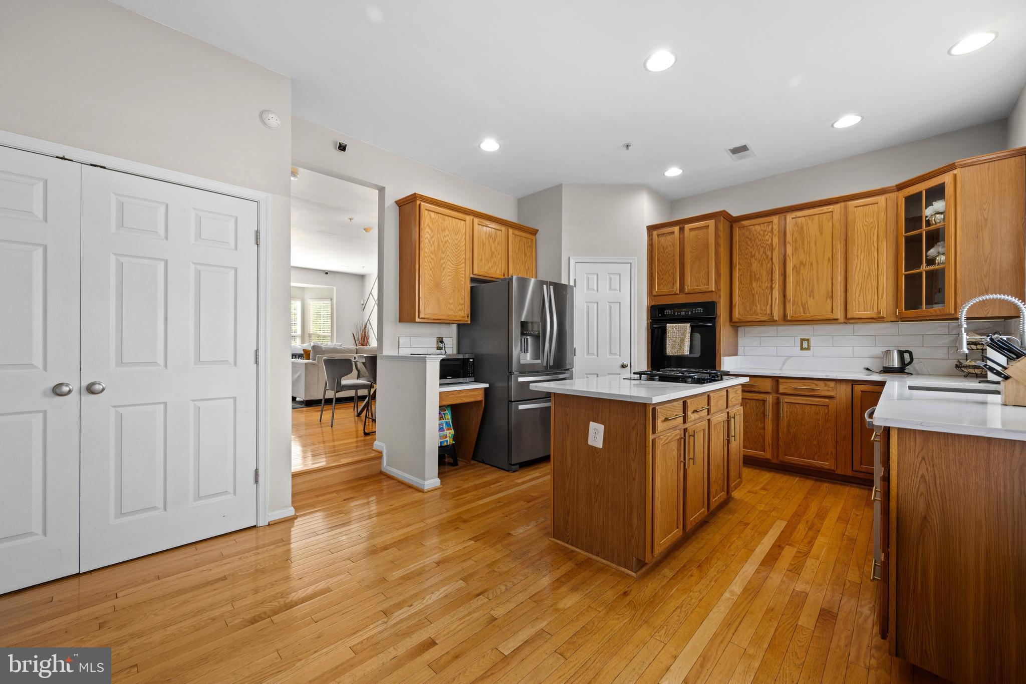 SEVEN OAKS - Residential
