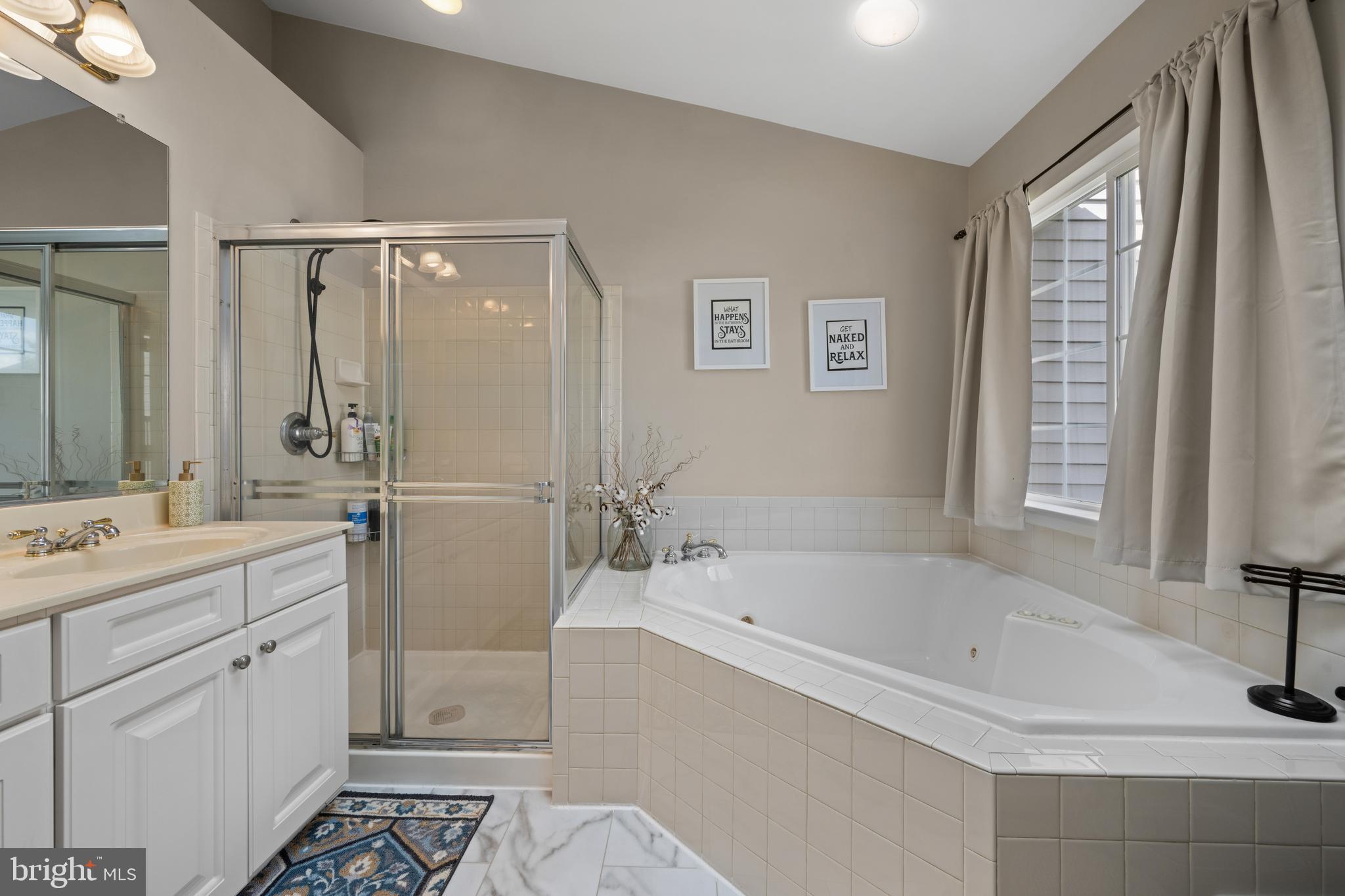 SEVEN OAKS - Residential
