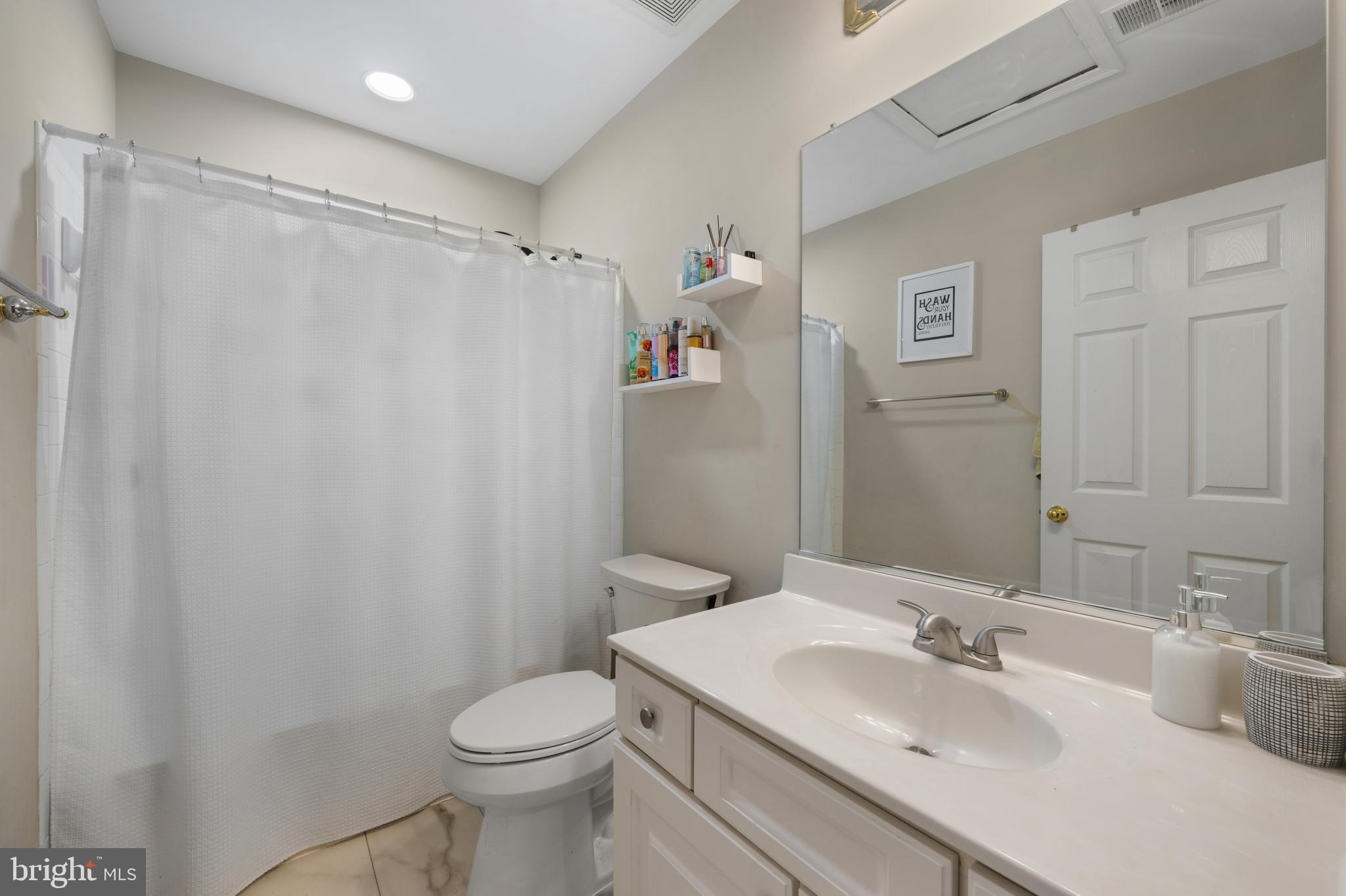 SEVEN OAKS - Residential