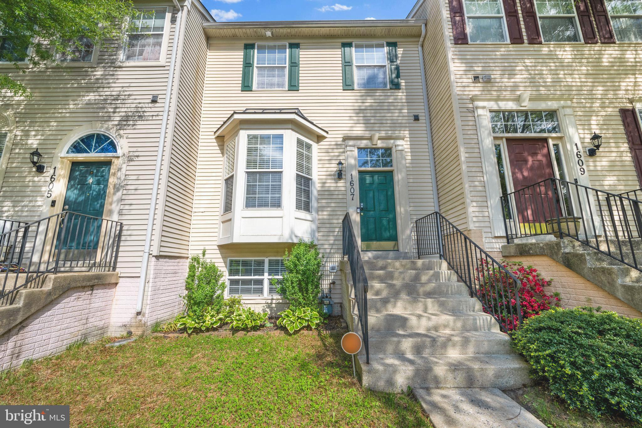 SEVEN OAKS - Residential