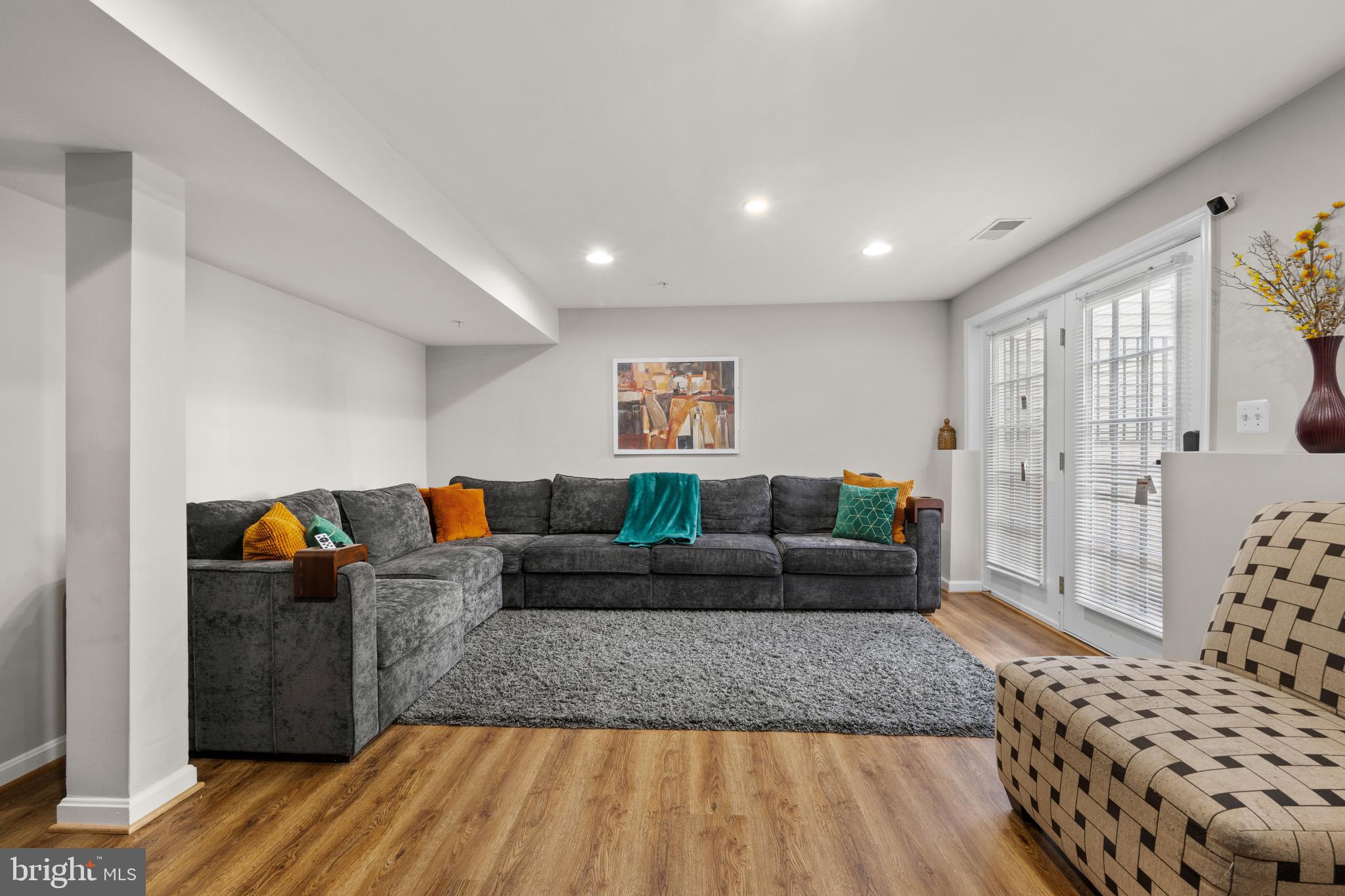 SEVEN OAKS - Residential