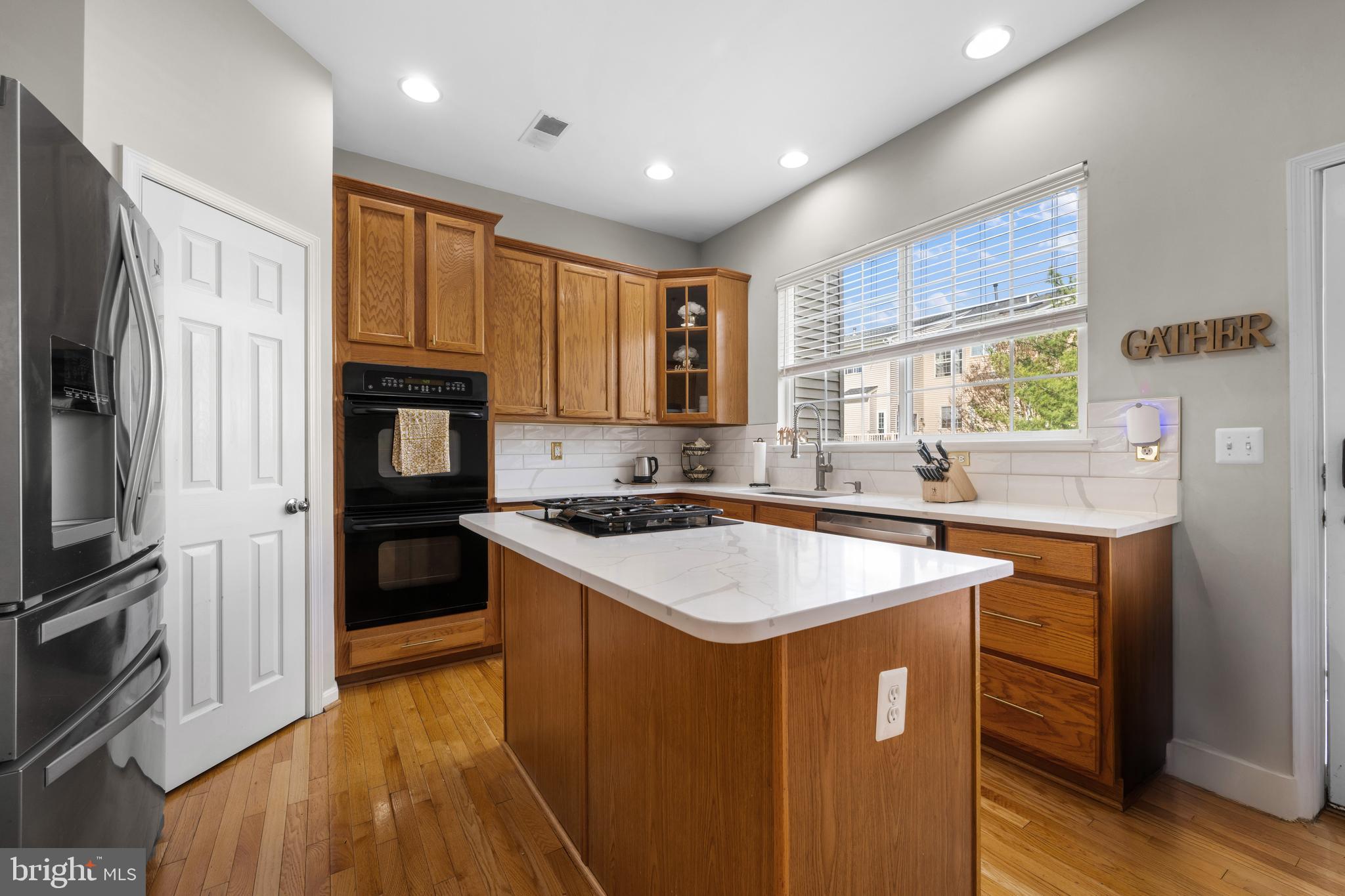 SEVEN OAKS - Residential