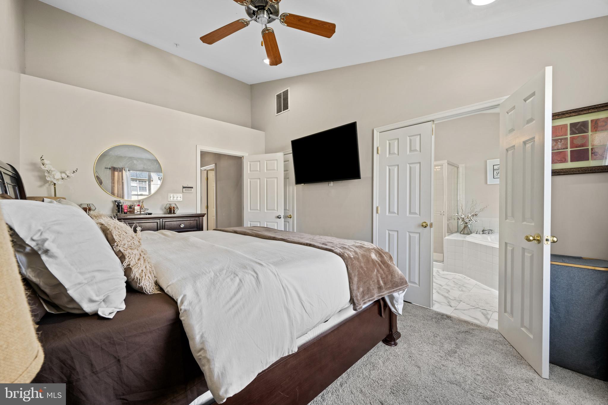 SEVEN OAKS - Residential