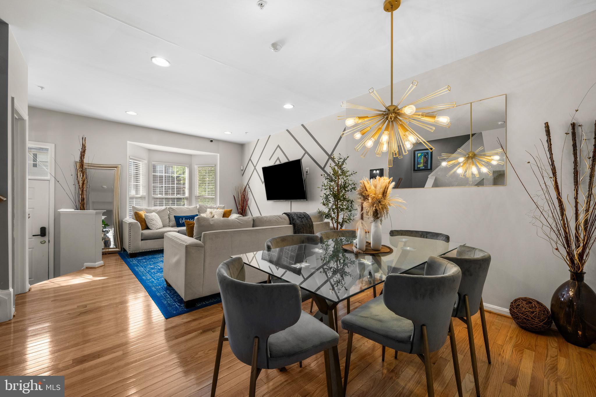 SEVEN OAKS - Residential
