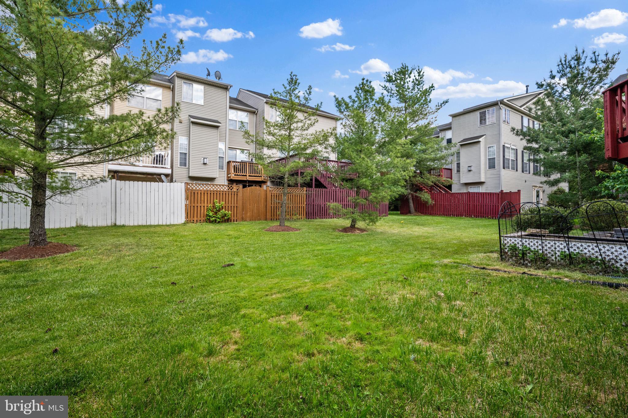 SEVEN OAKS - Residential