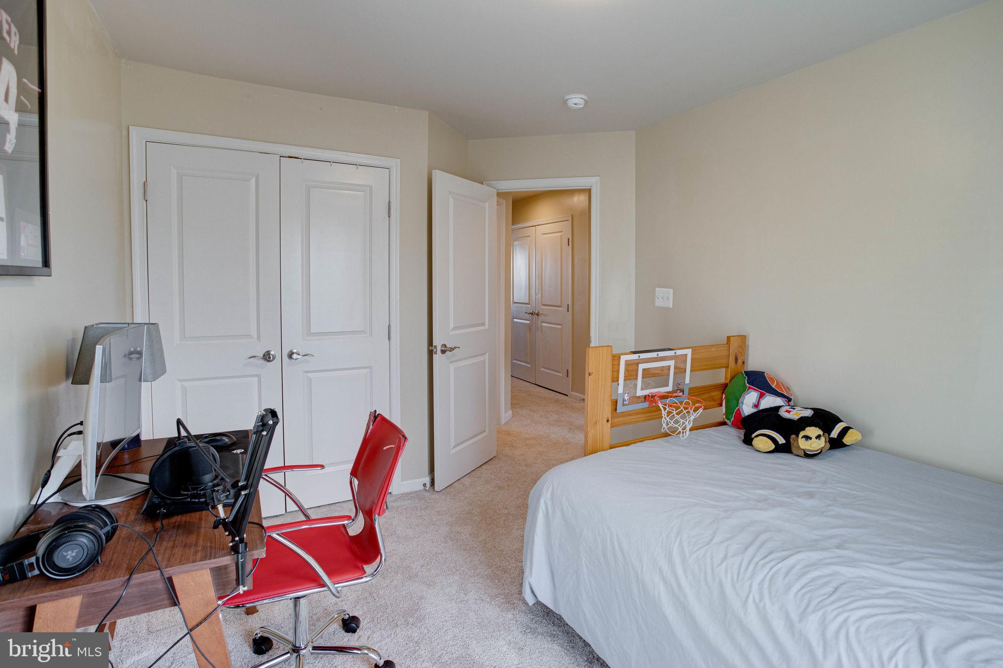 PEMBROOKE - Residential