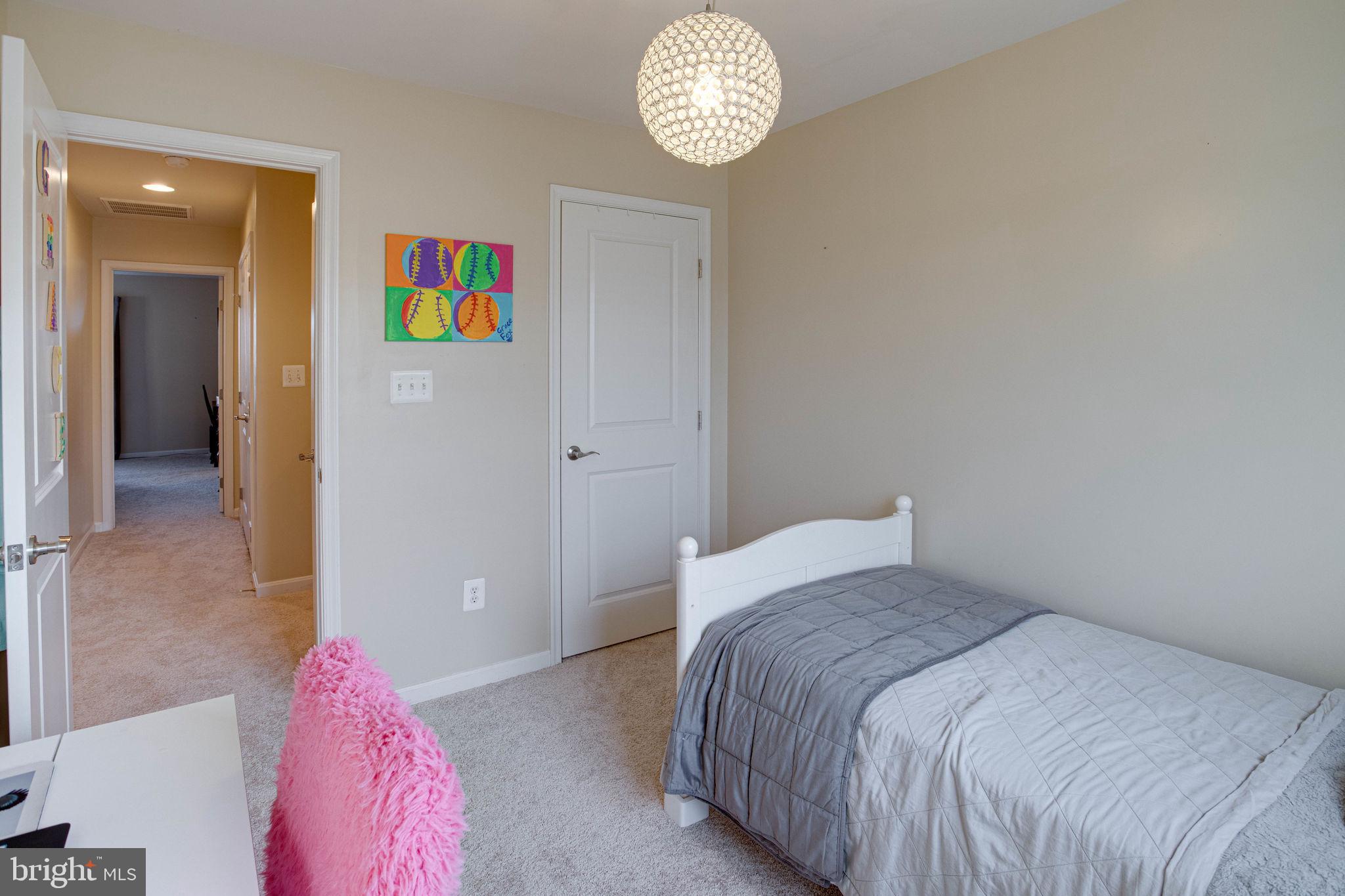 PEMBROOKE - Residential