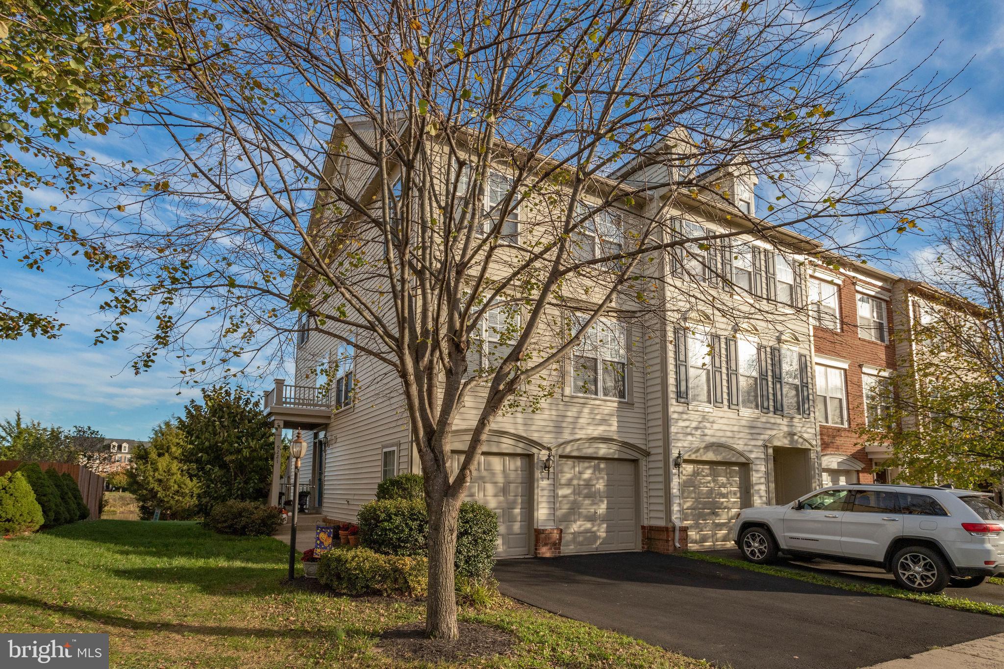 PEMBROOKE - Residential