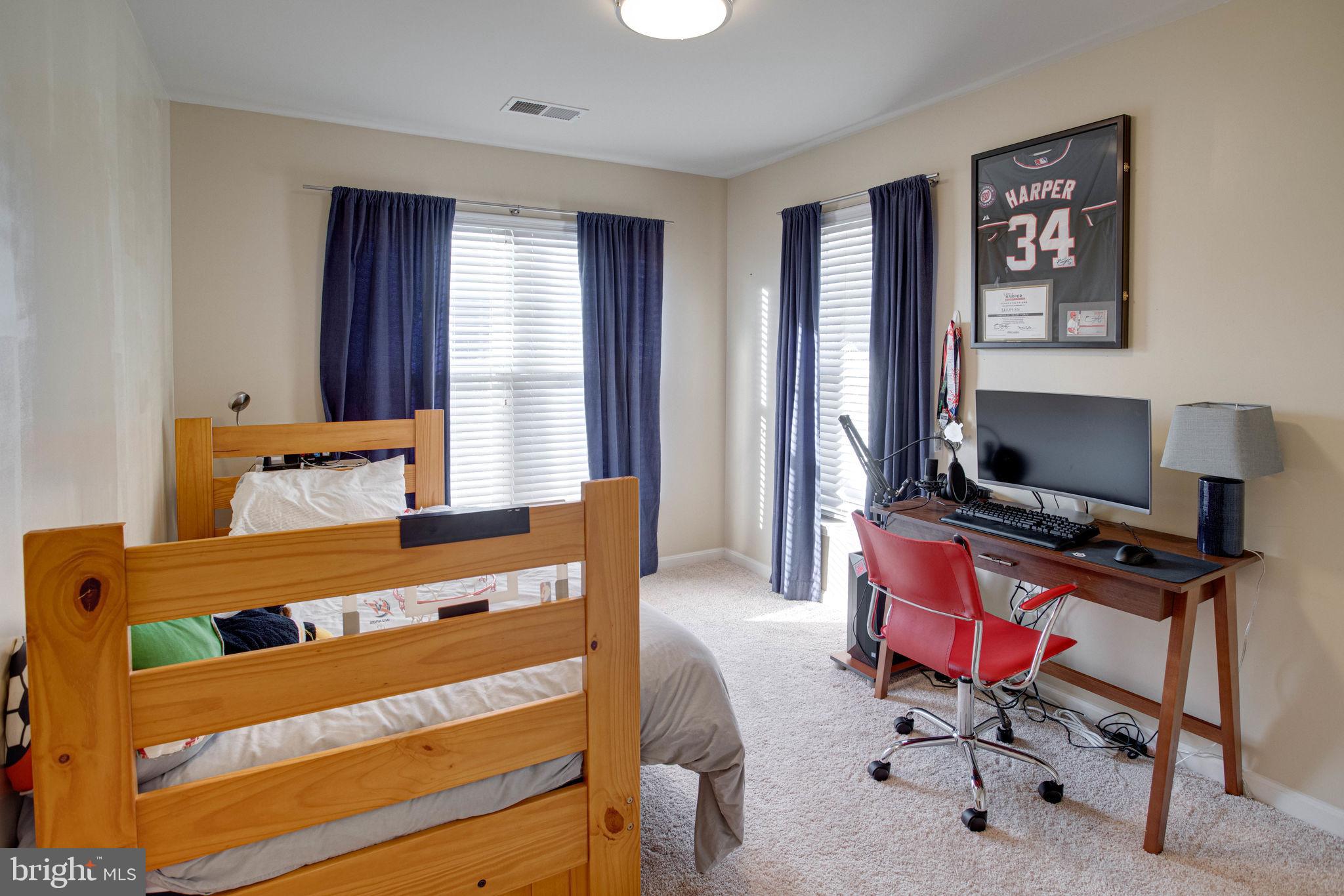 PEMBROOKE - Residential