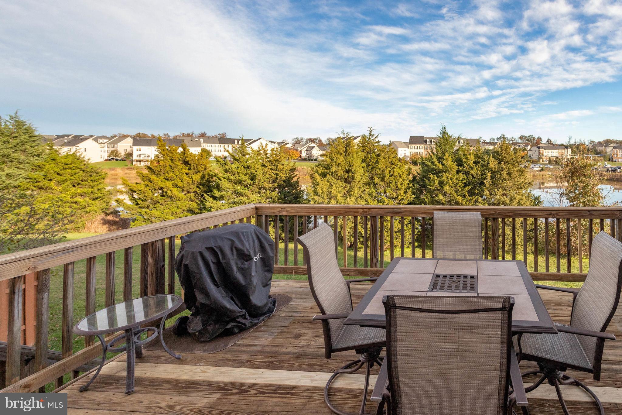 PEMBROOKE - Residential