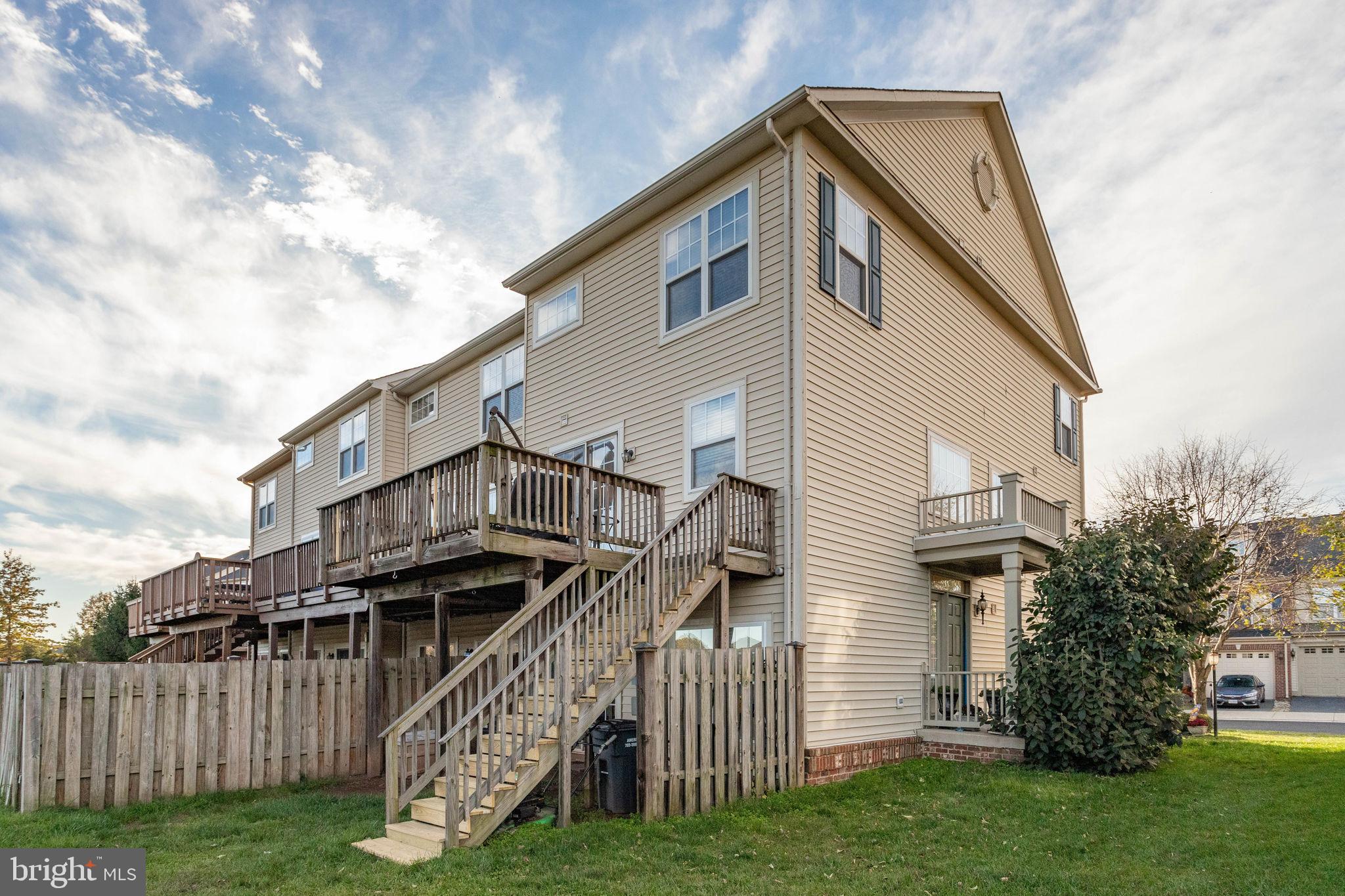 PEMBROOKE - Residential