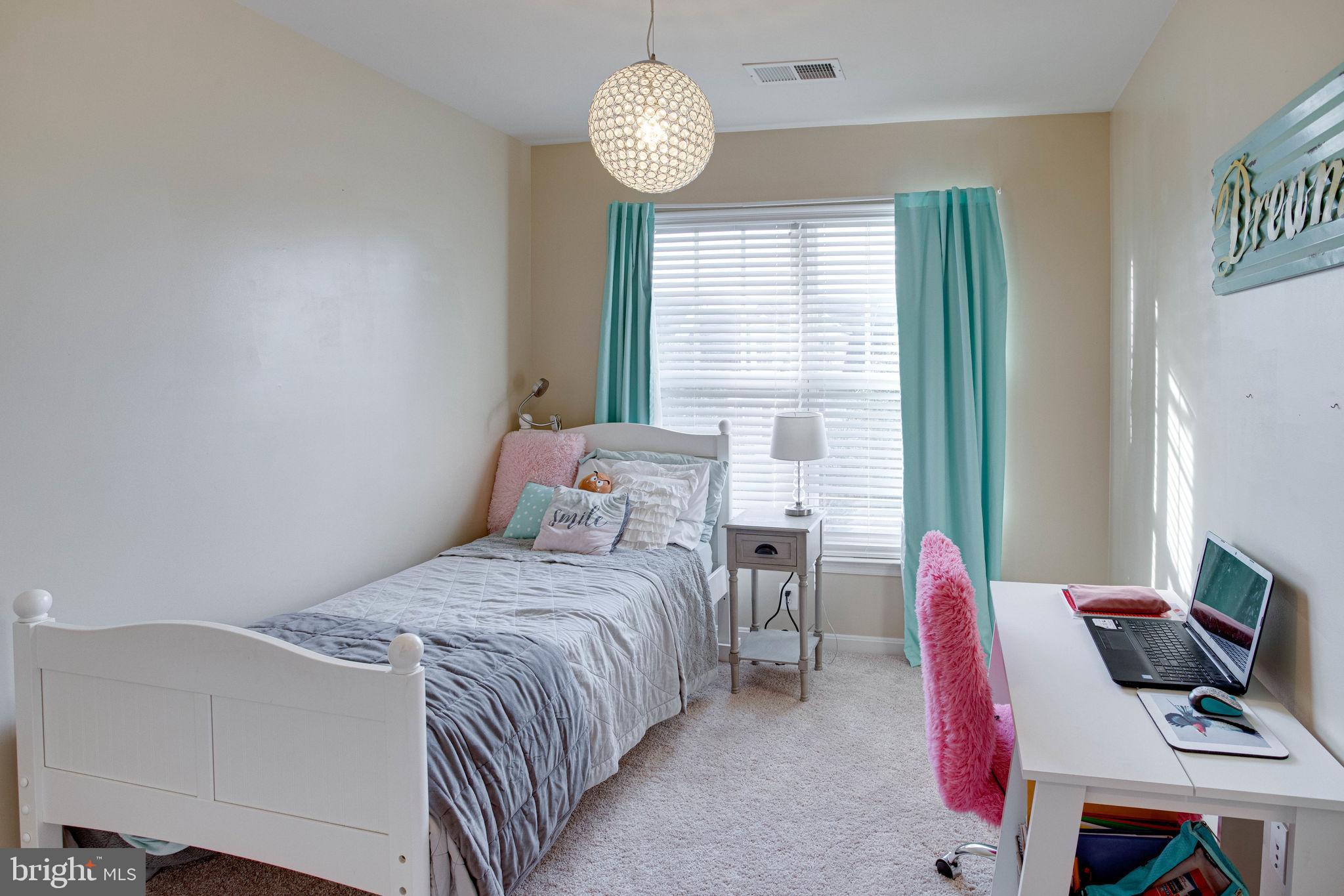 PEMBROOKE - Residential