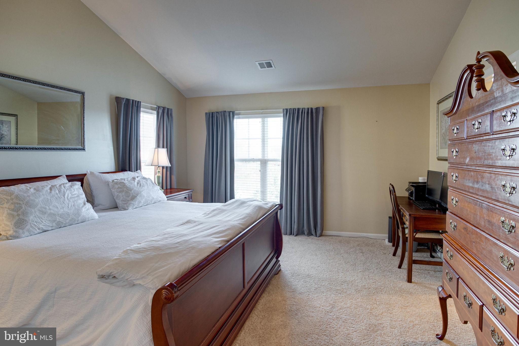 PEMBROOKE - Residential