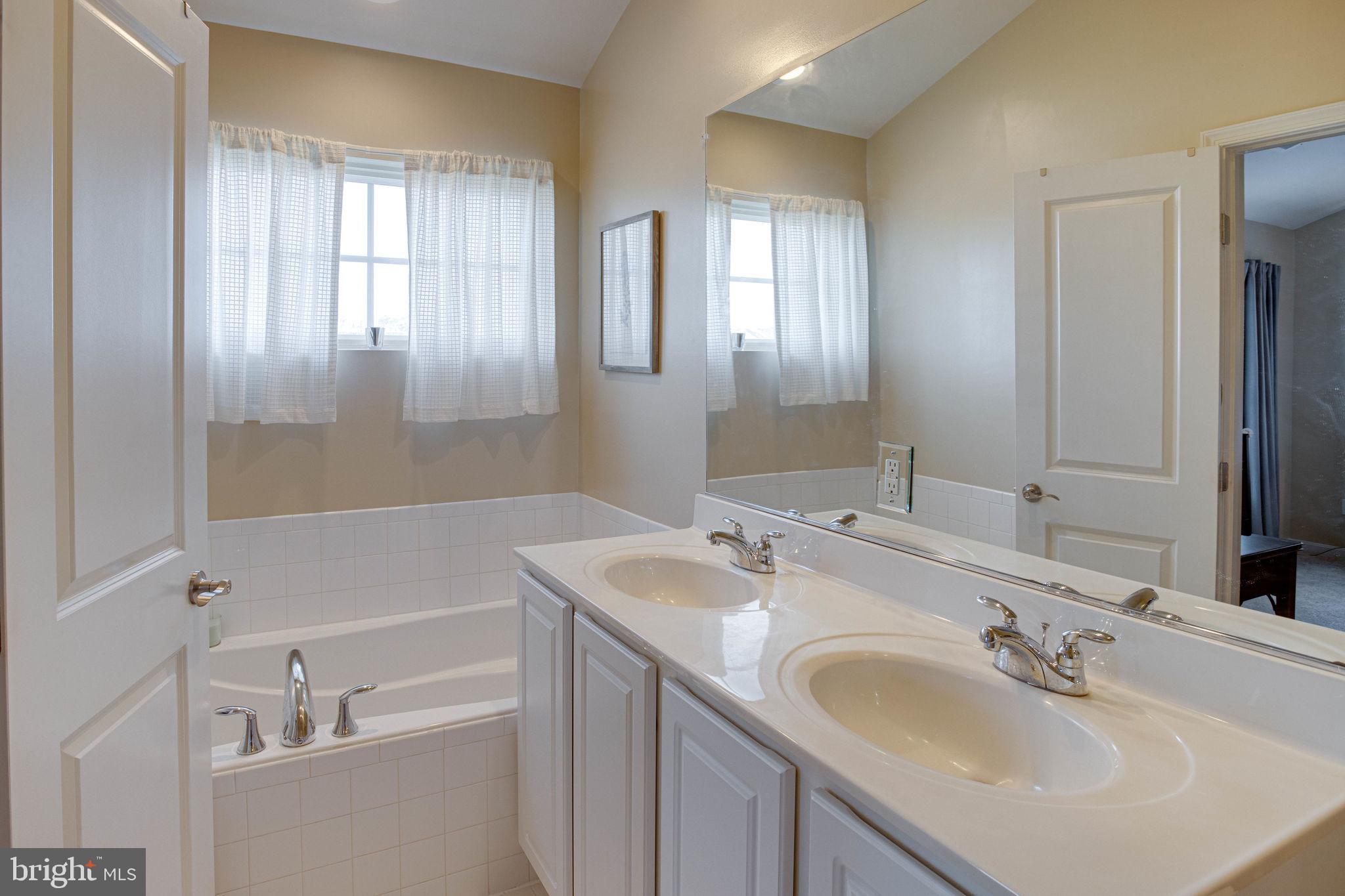 PEMBROOKE - Residential