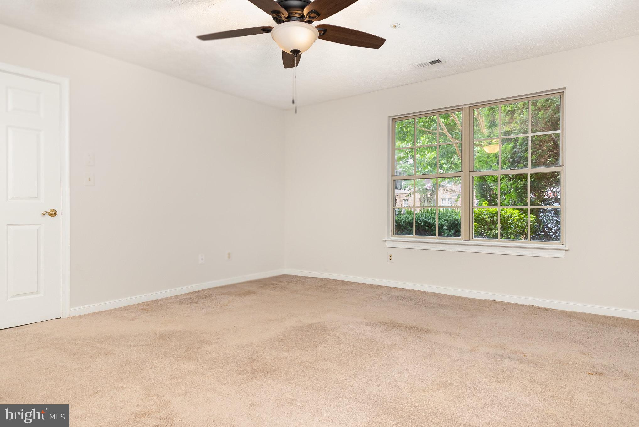 THE COURTYARDS AT POND - Residential