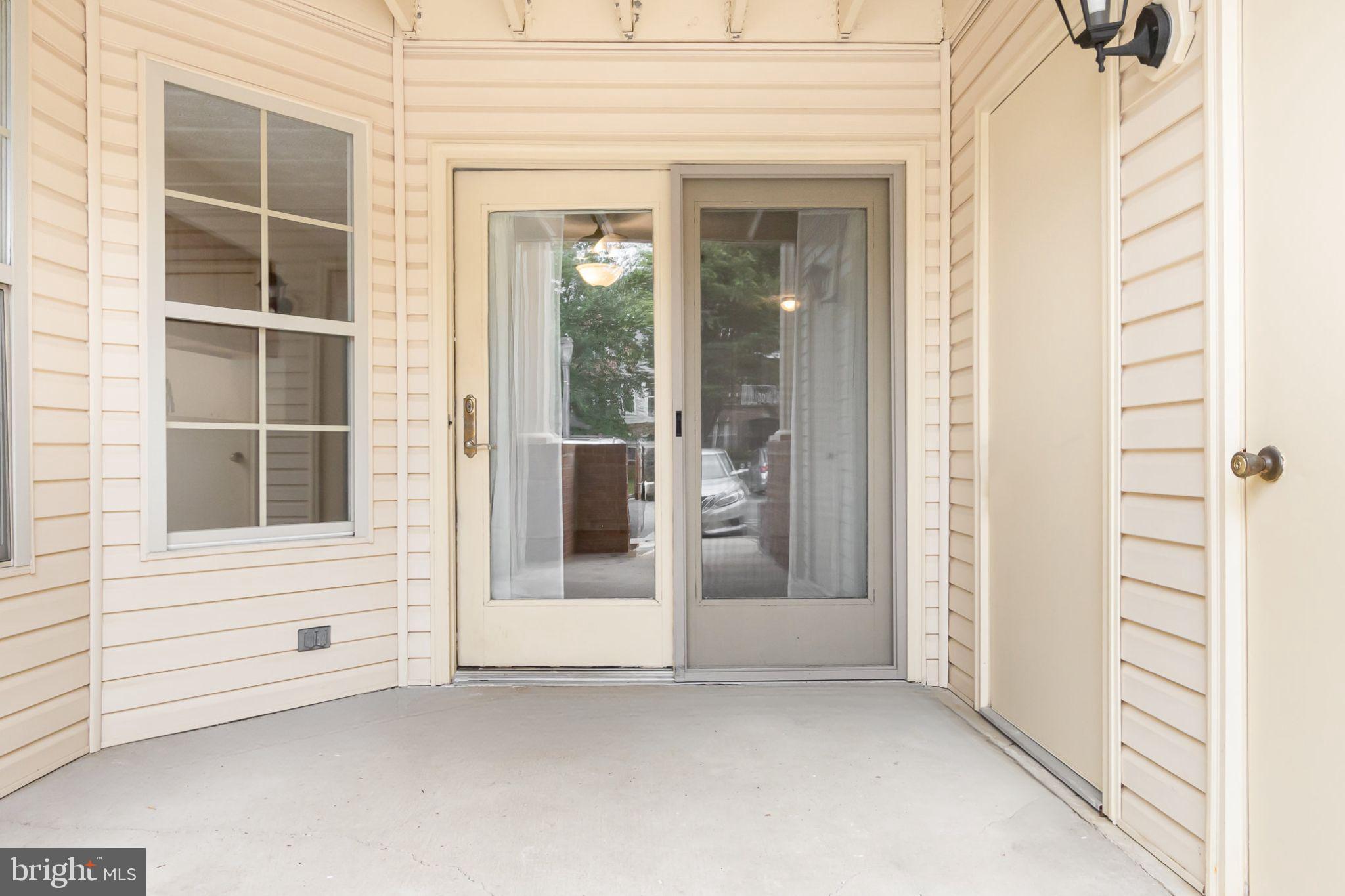 THE COURTYARDS AT POND - Residential