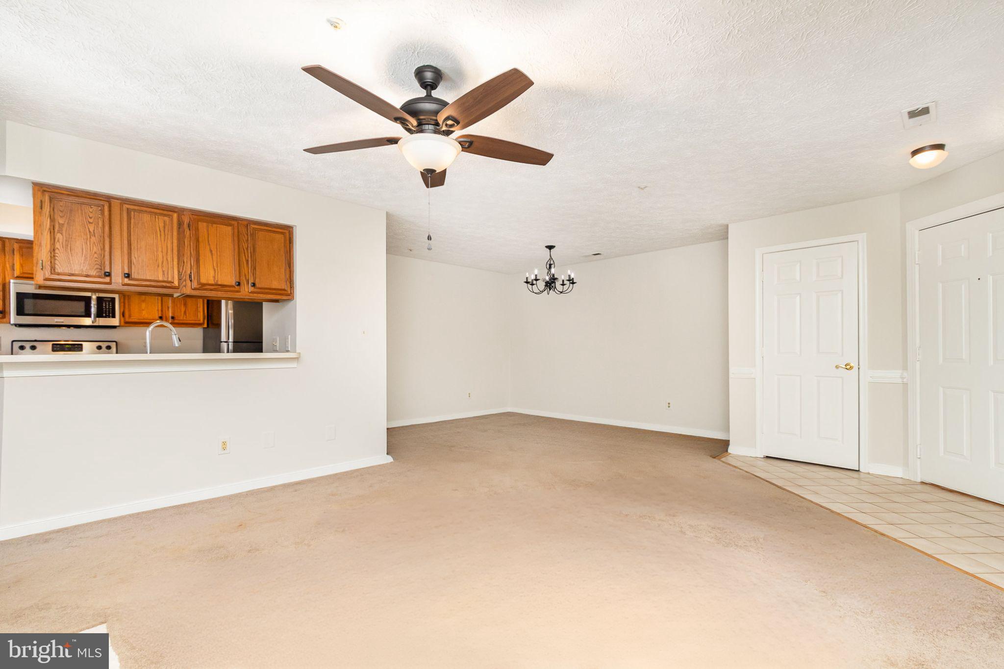 THE COURTYARDS AT POND - Residential