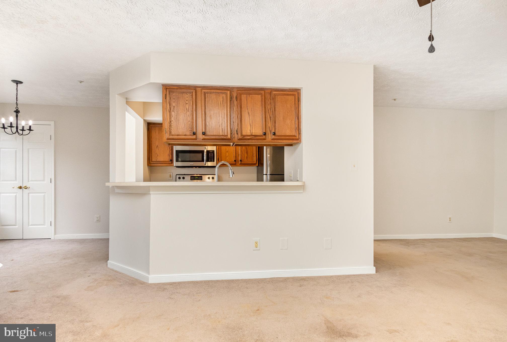 THE COURTYARDS AT POND - Residential