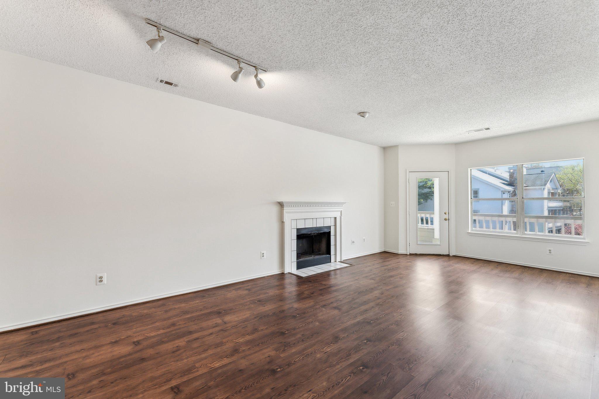 STONECROFT CONDO - Residential