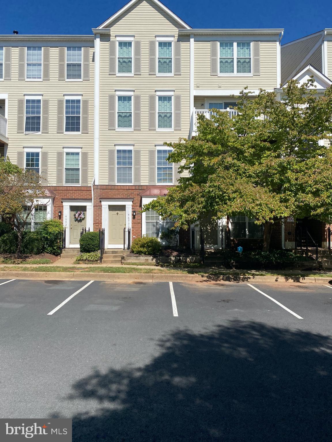 CHATHAM GREEN CONDOMINIUM - Residential Lease