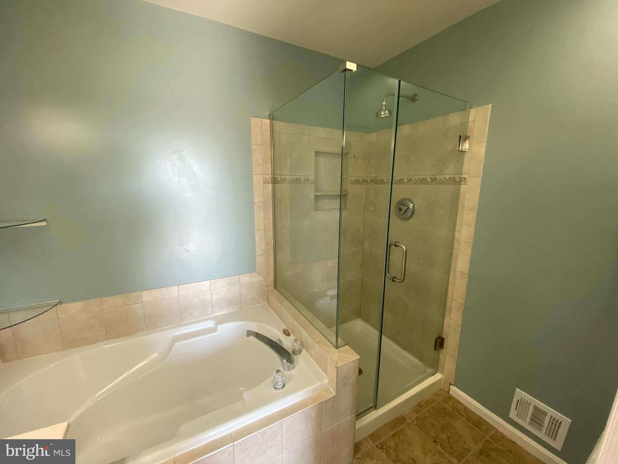 CHATHAM GREEN CONDOMINIUM - Residential Lease