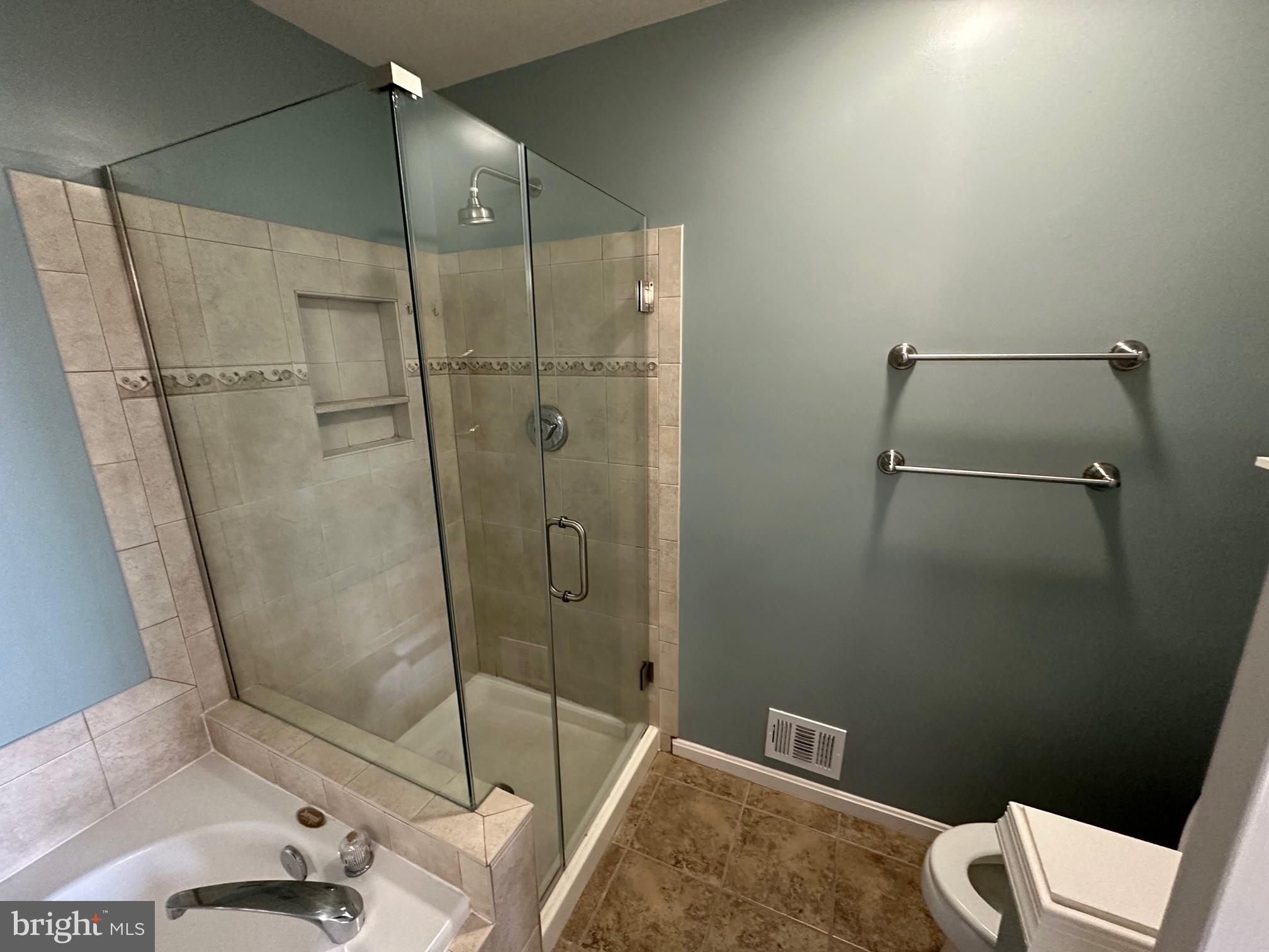 CHATHAM GREEN CONDOMINIUM - Residential Lease