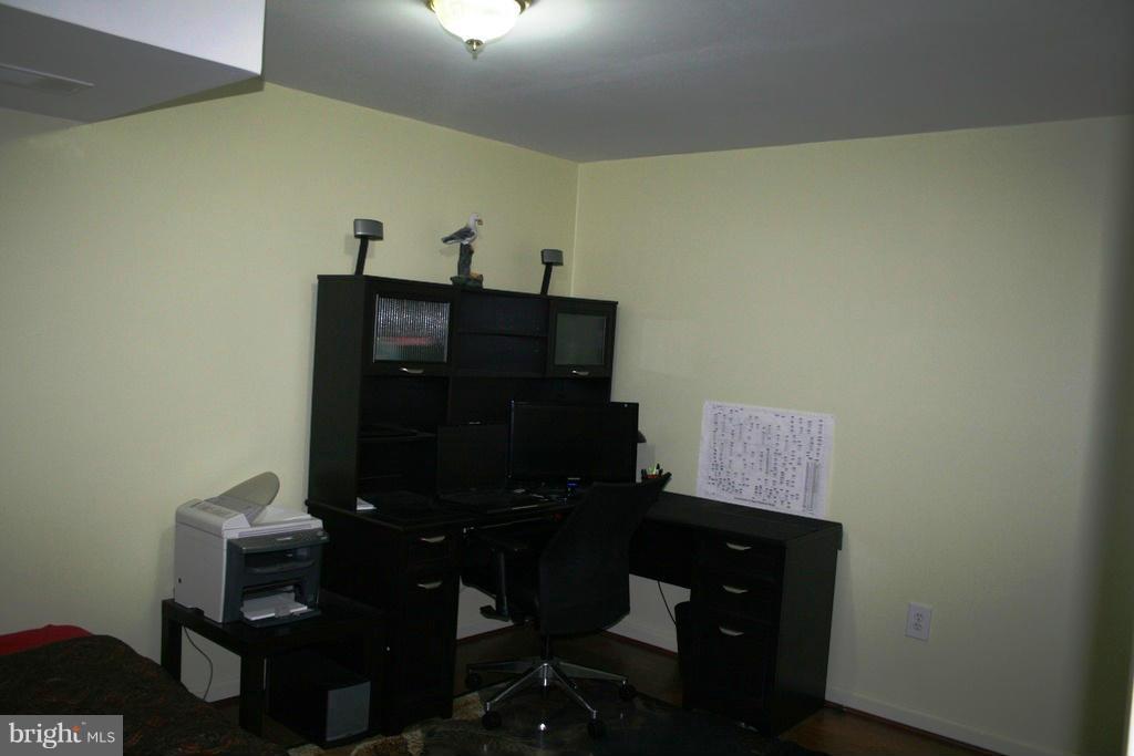 ROLLING BROOK - Residential Lease